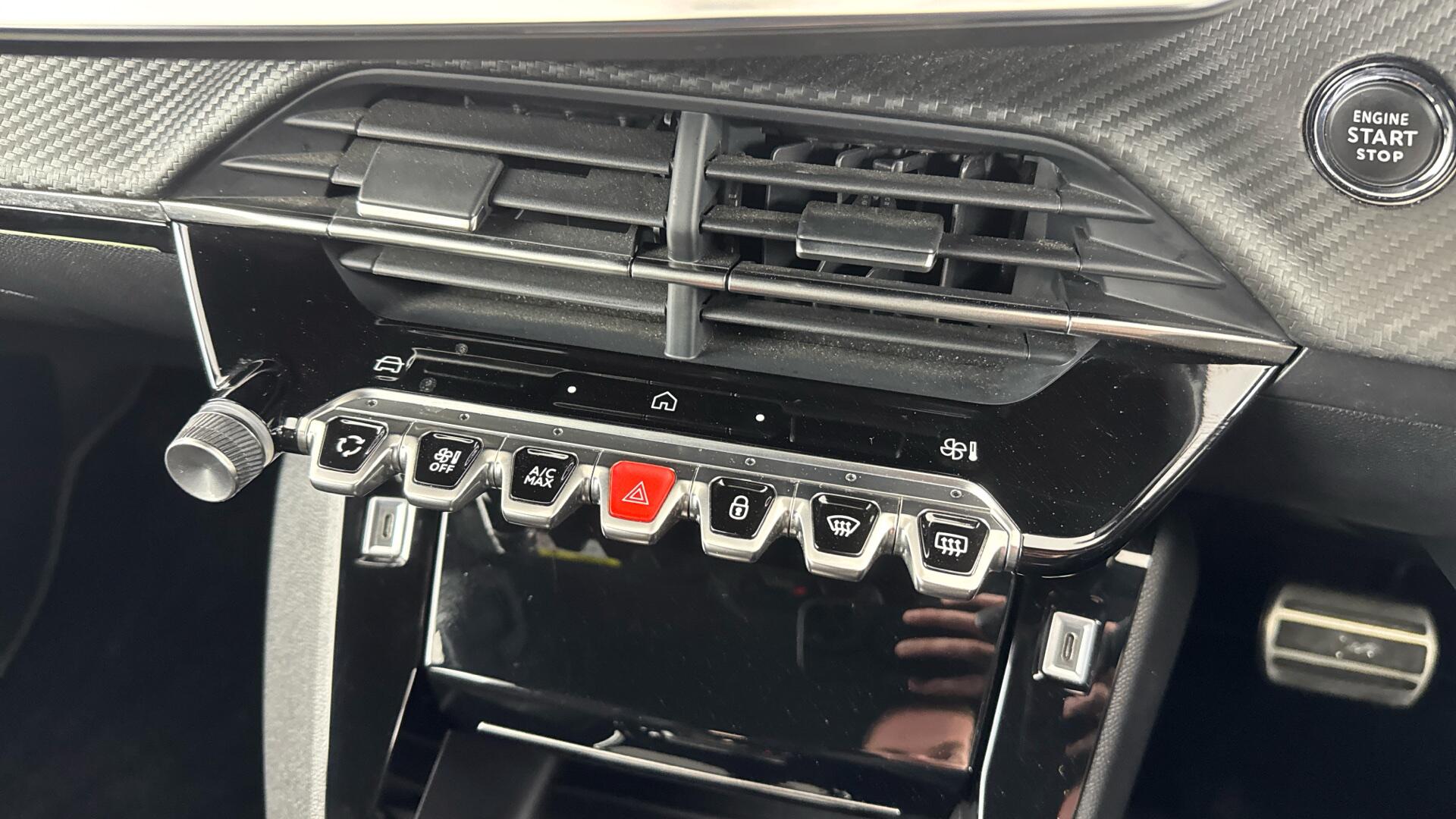 Peugeot 2008 view 28