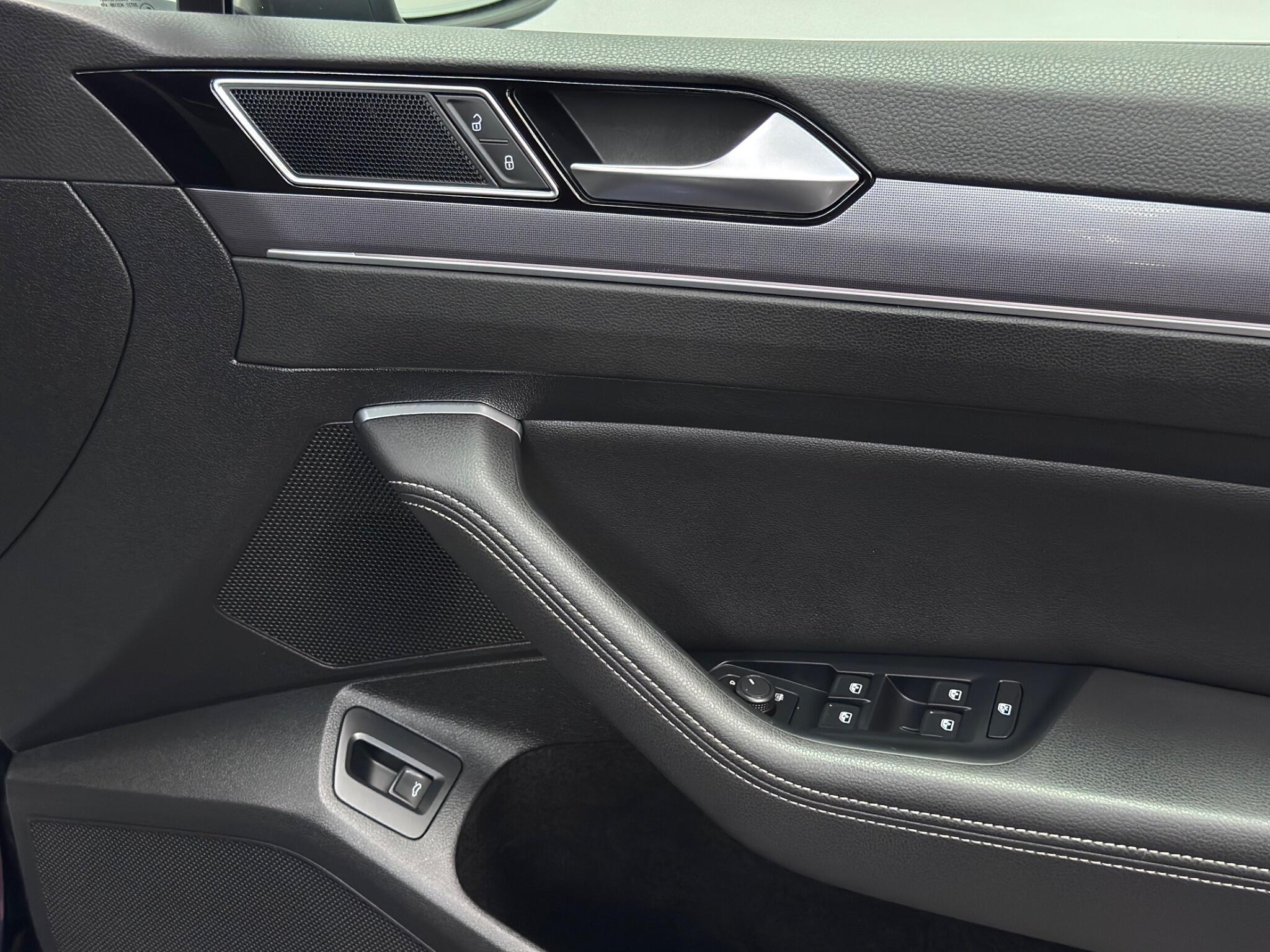 Volkswagen Passat view 47
