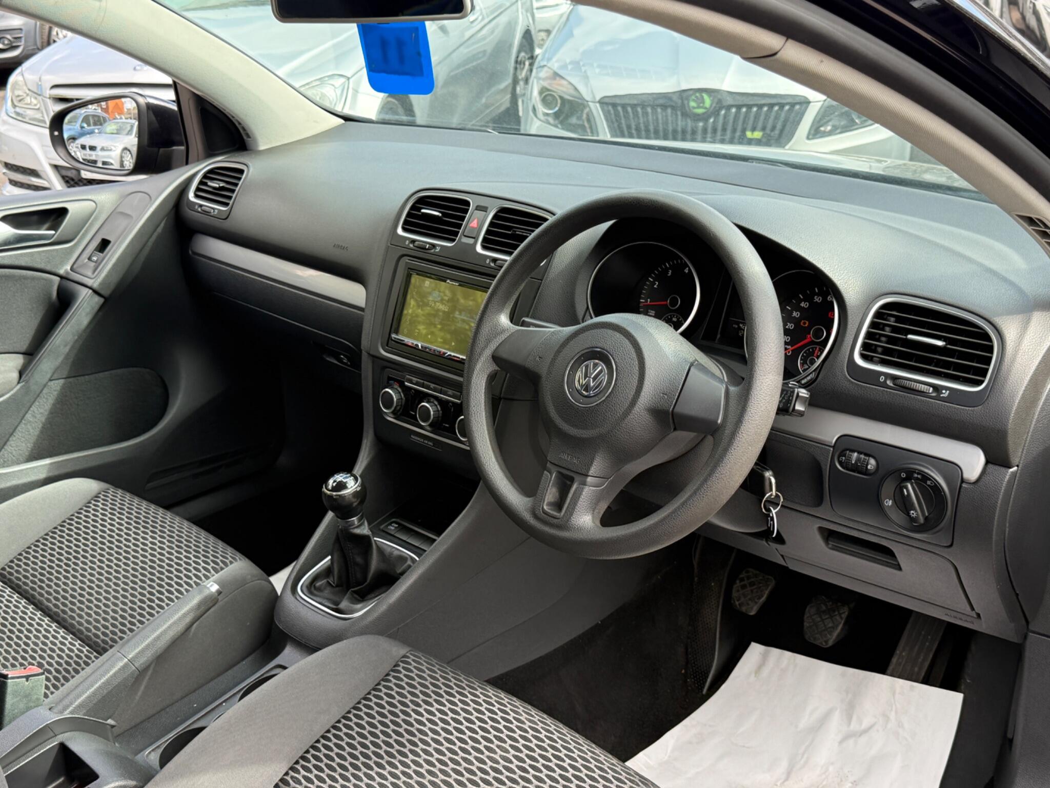 Volkswagen Golf - Image 19