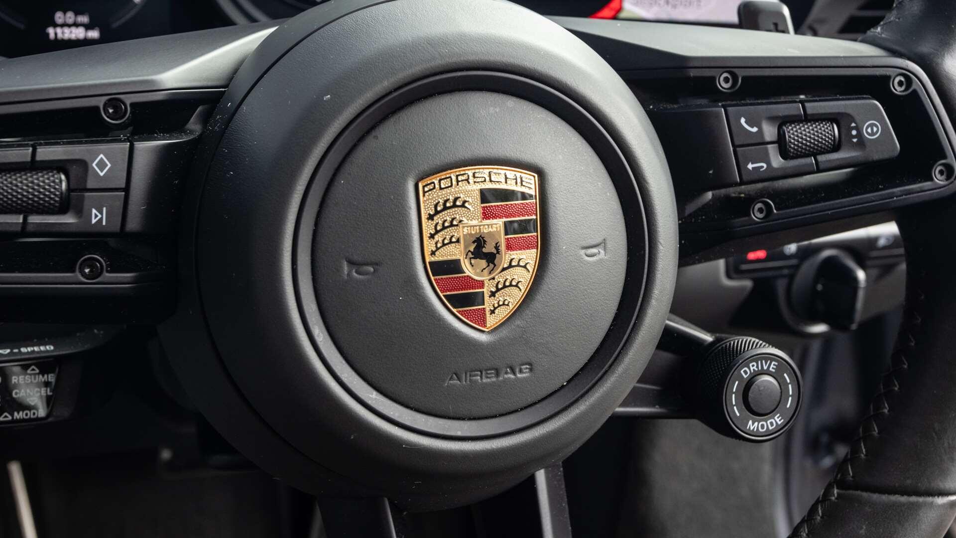 Porsche 911 view 24