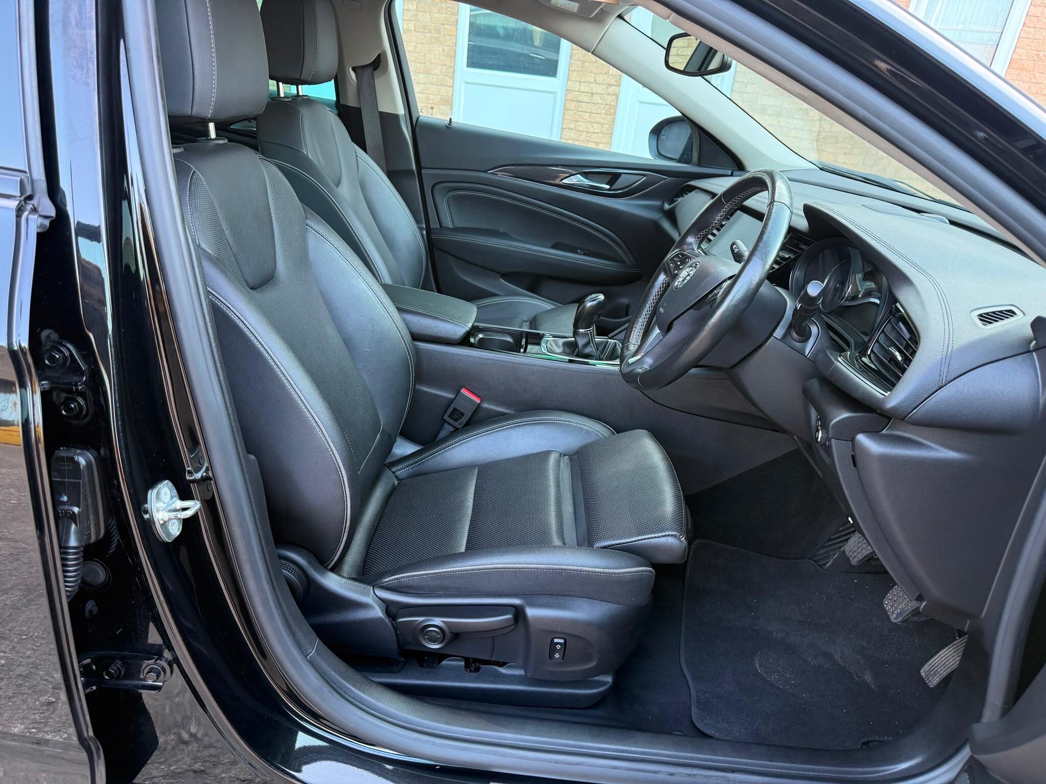 Vauxhall Insignia view 17