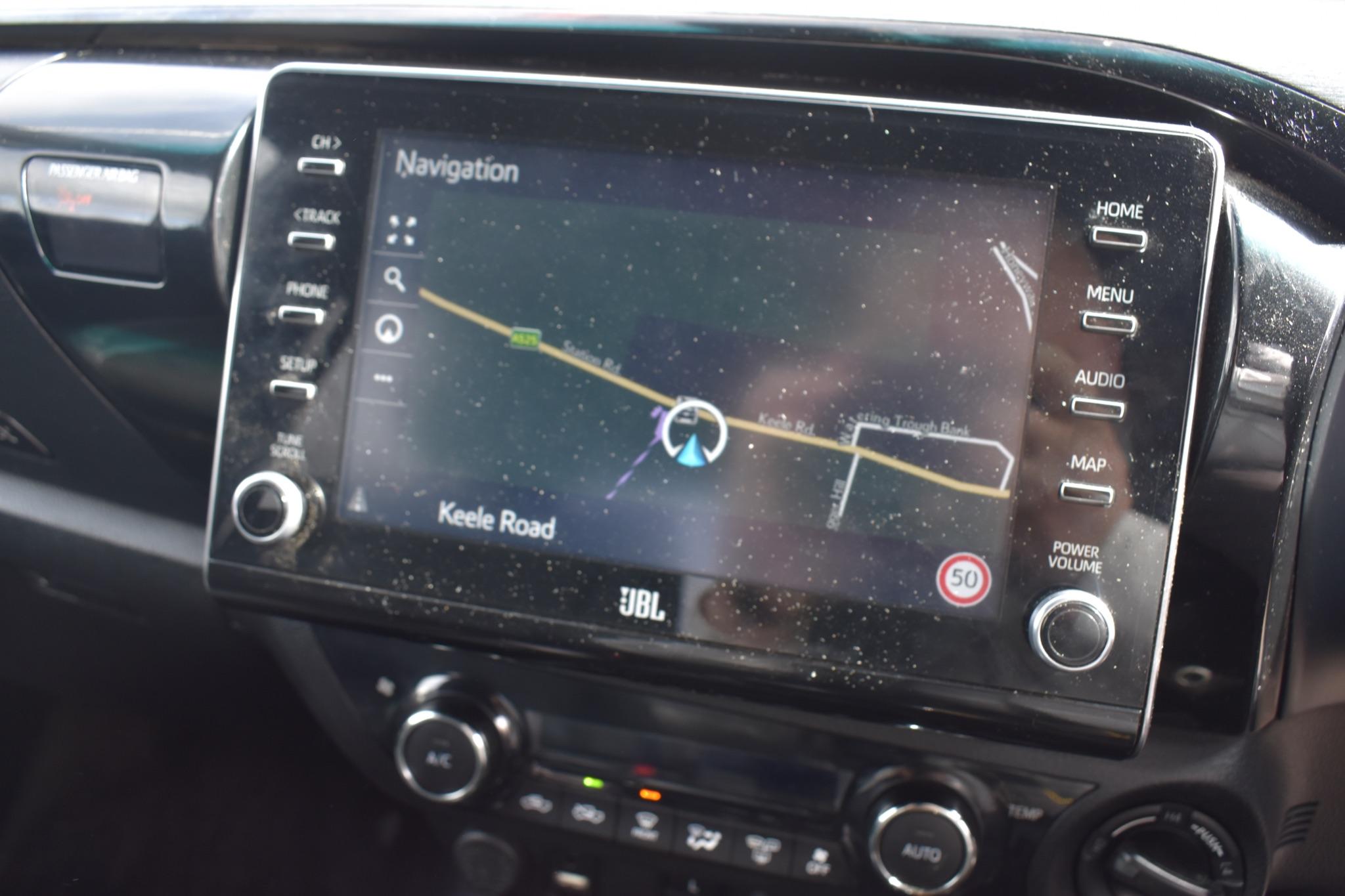 Hilux - 2.8 D-4D Invincible X 4WD Euro 6 (s/s) 4dr - Image 21