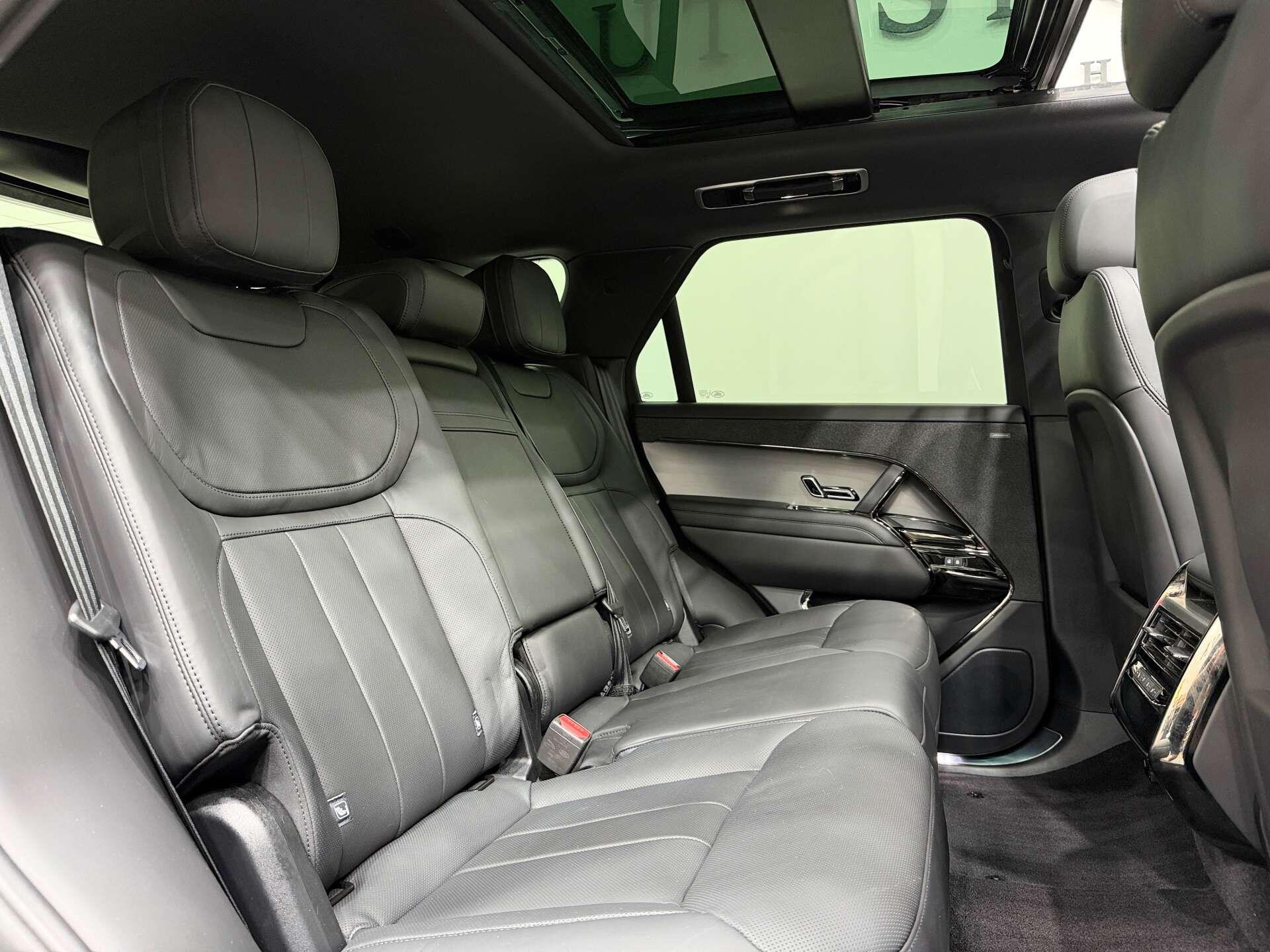 Land Rover Range Rover Sport view 10