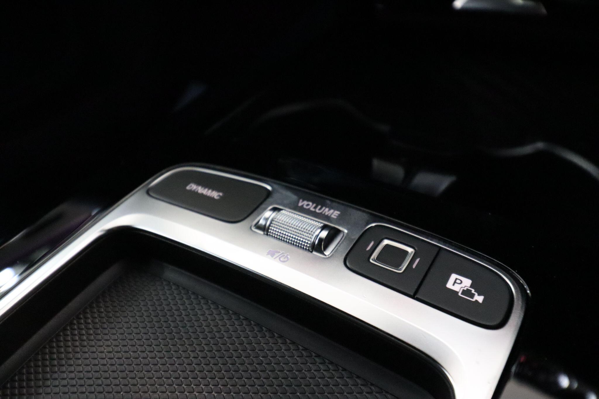 Mercedes-Benz Cla view 24