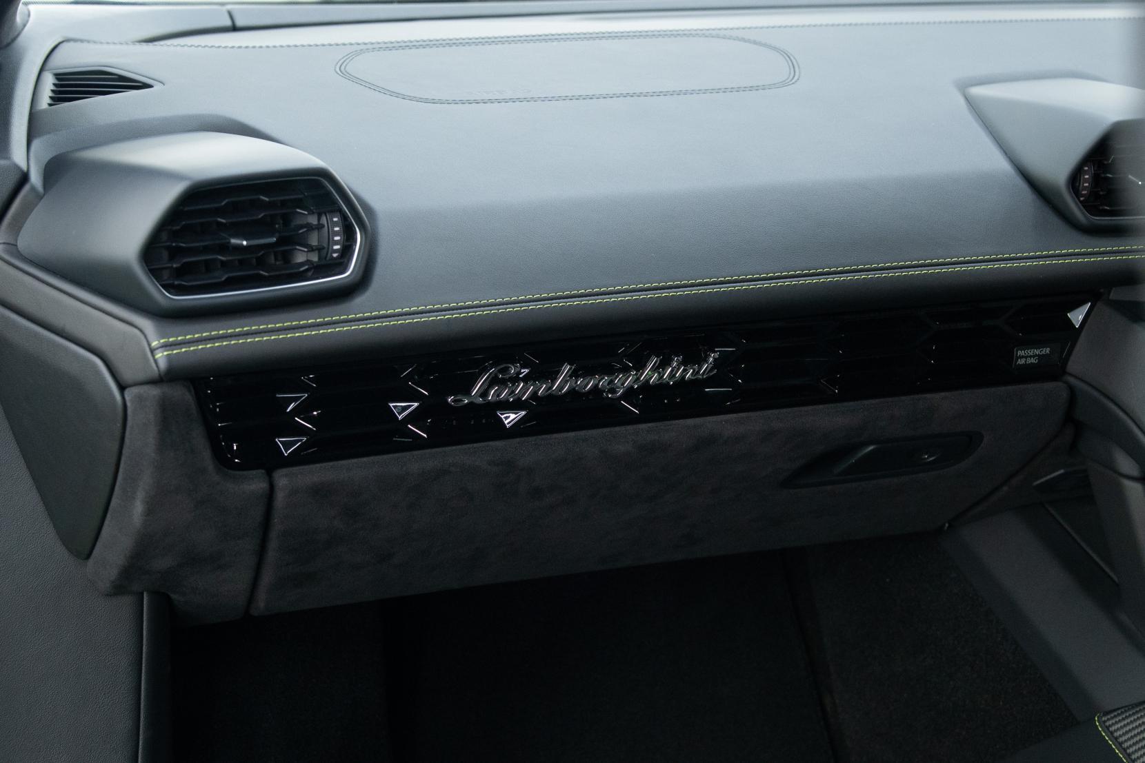 Lamborghini Huracan view 17
