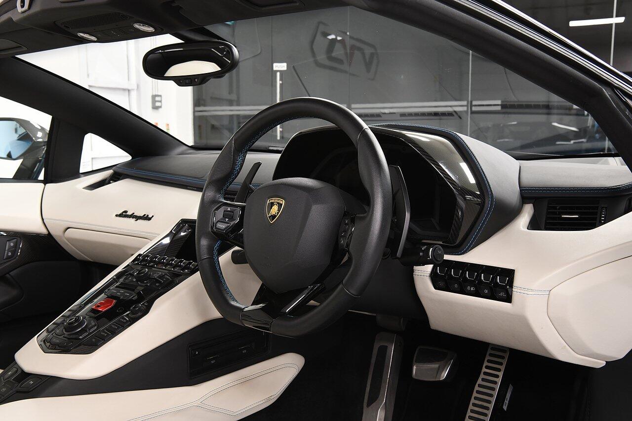 Lamborghini Aventador view 5