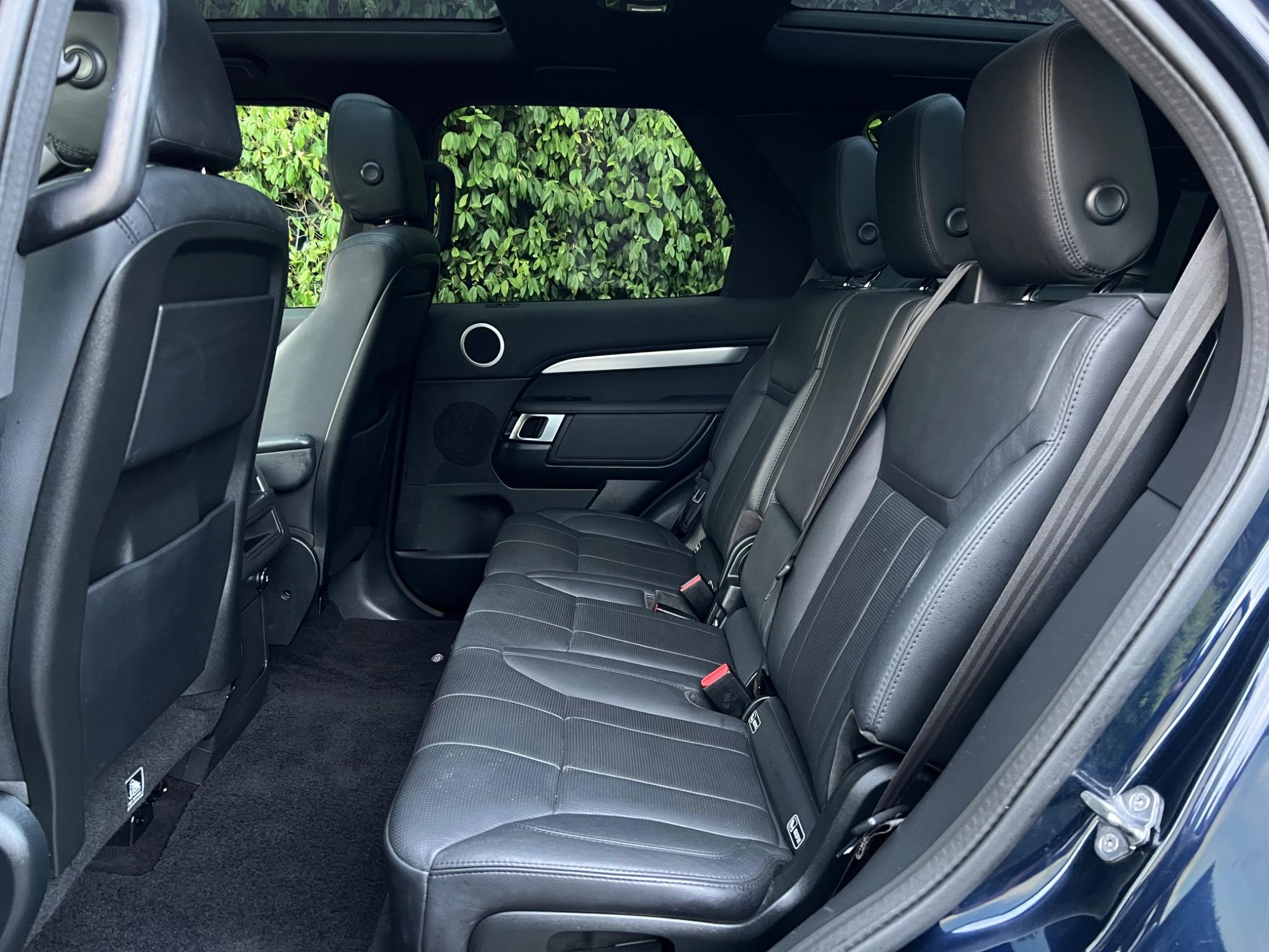 Land Rover Discovery view 10