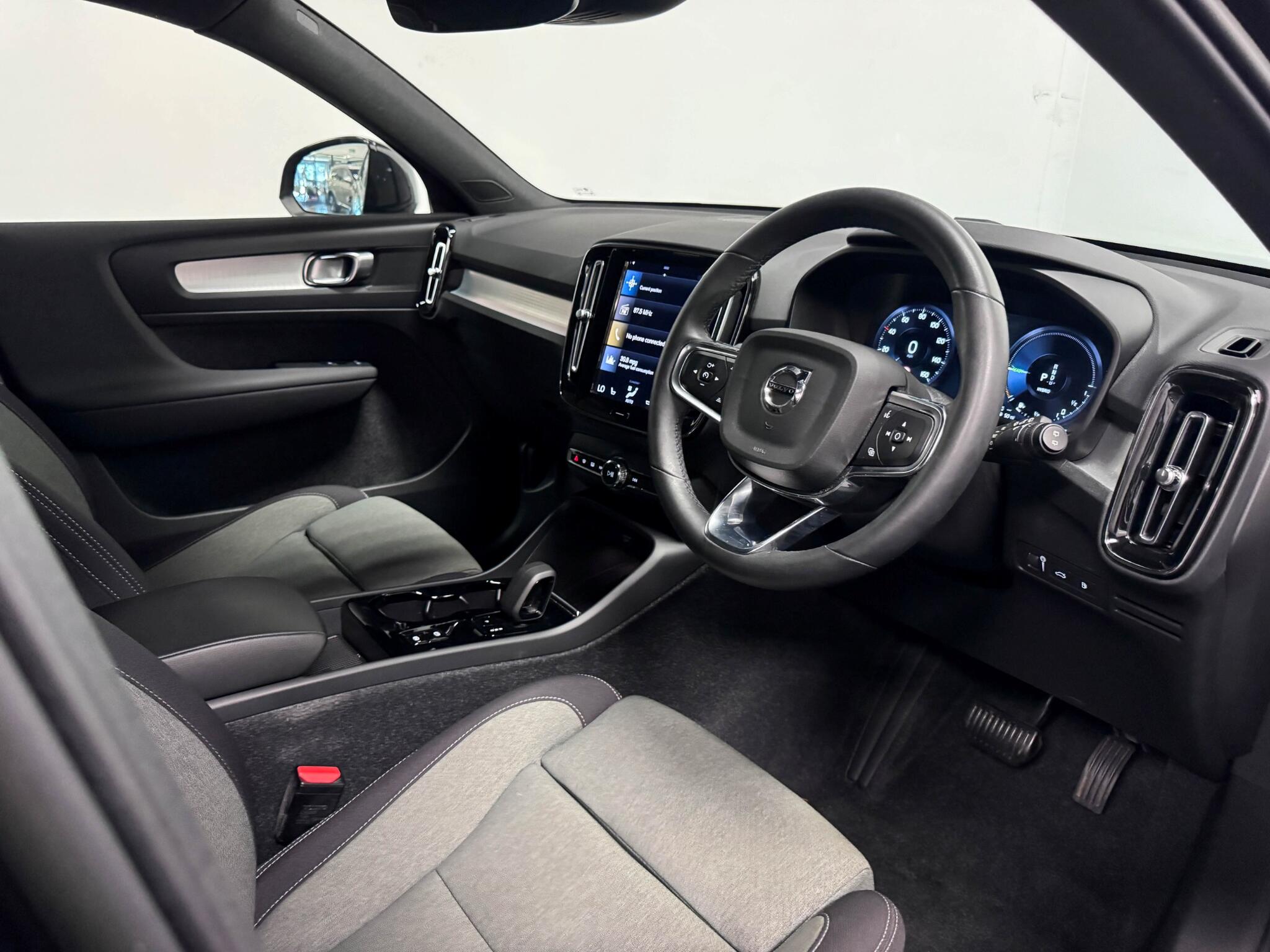 Volvo XC40 view 33