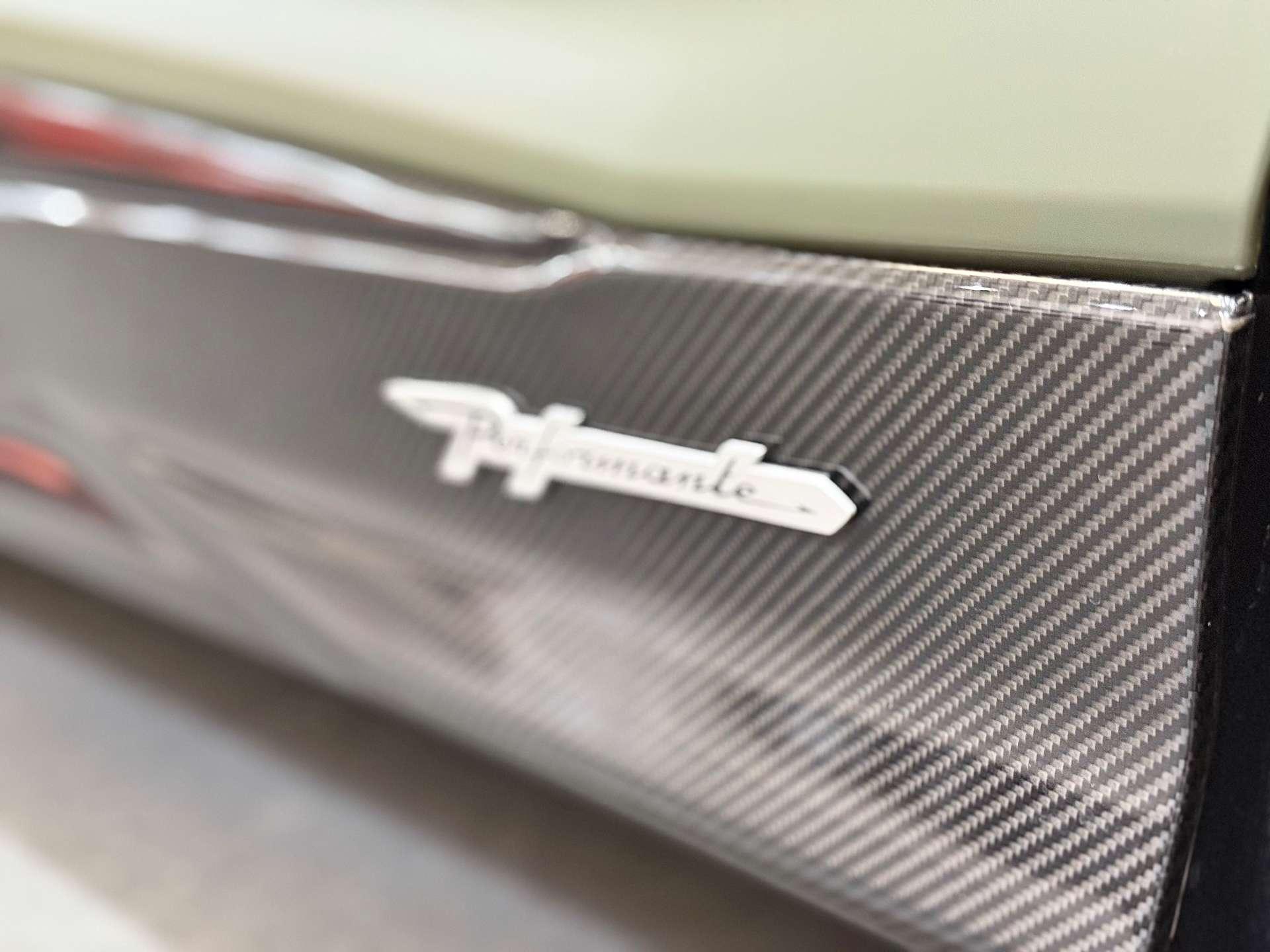 Lamborghini Urus view 100
