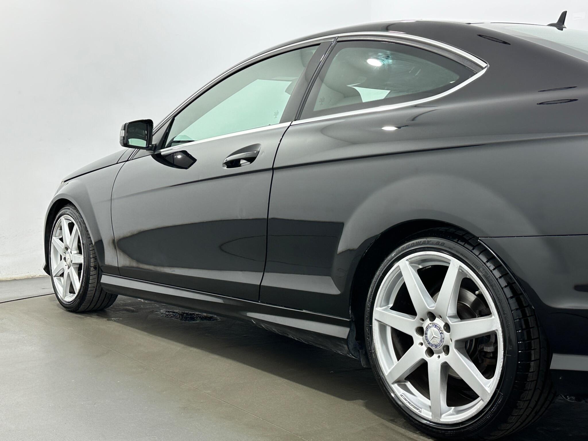 Mercedes-Benz C-Class view 43