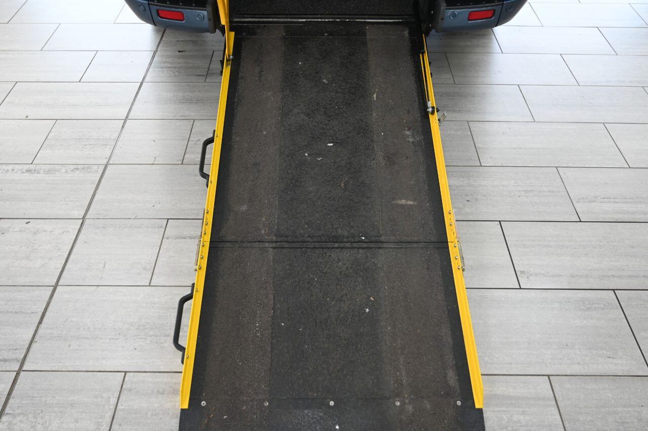 Ford Tourneo Custom view 33