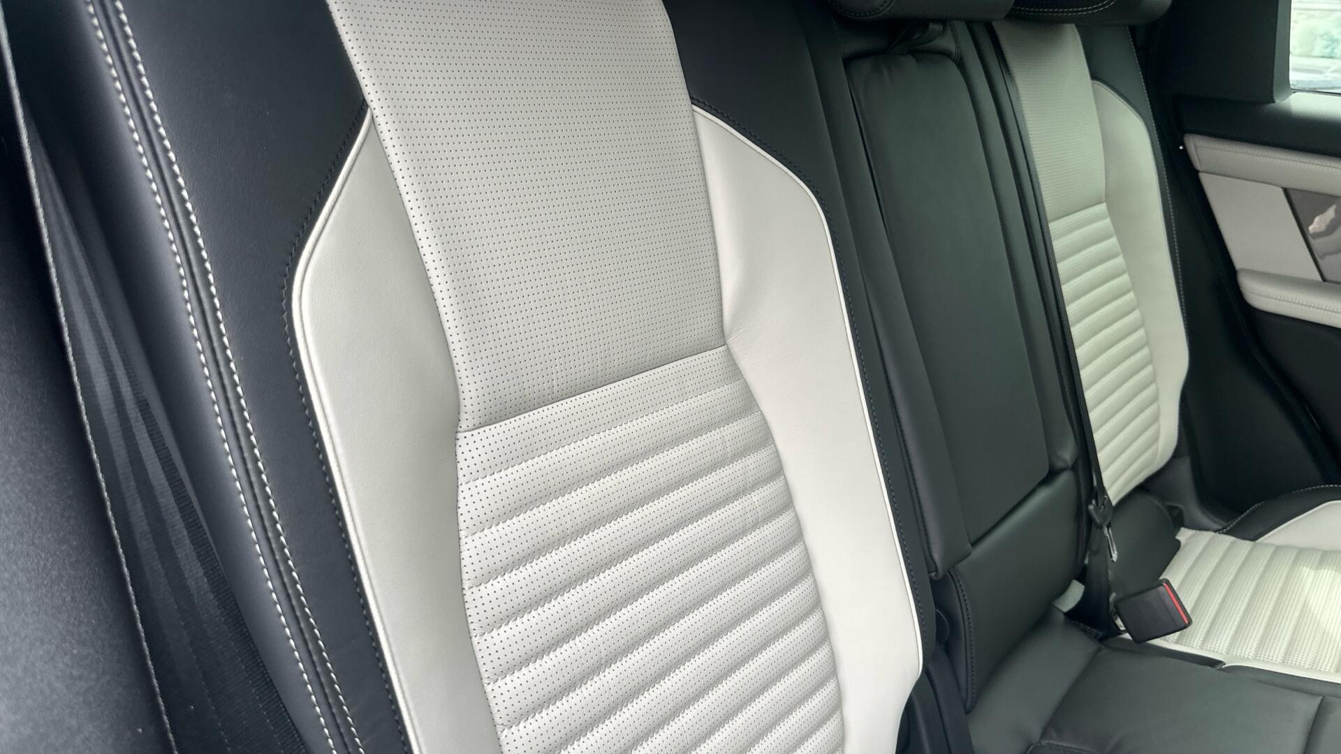 Land Rover Discovery Sport view 28