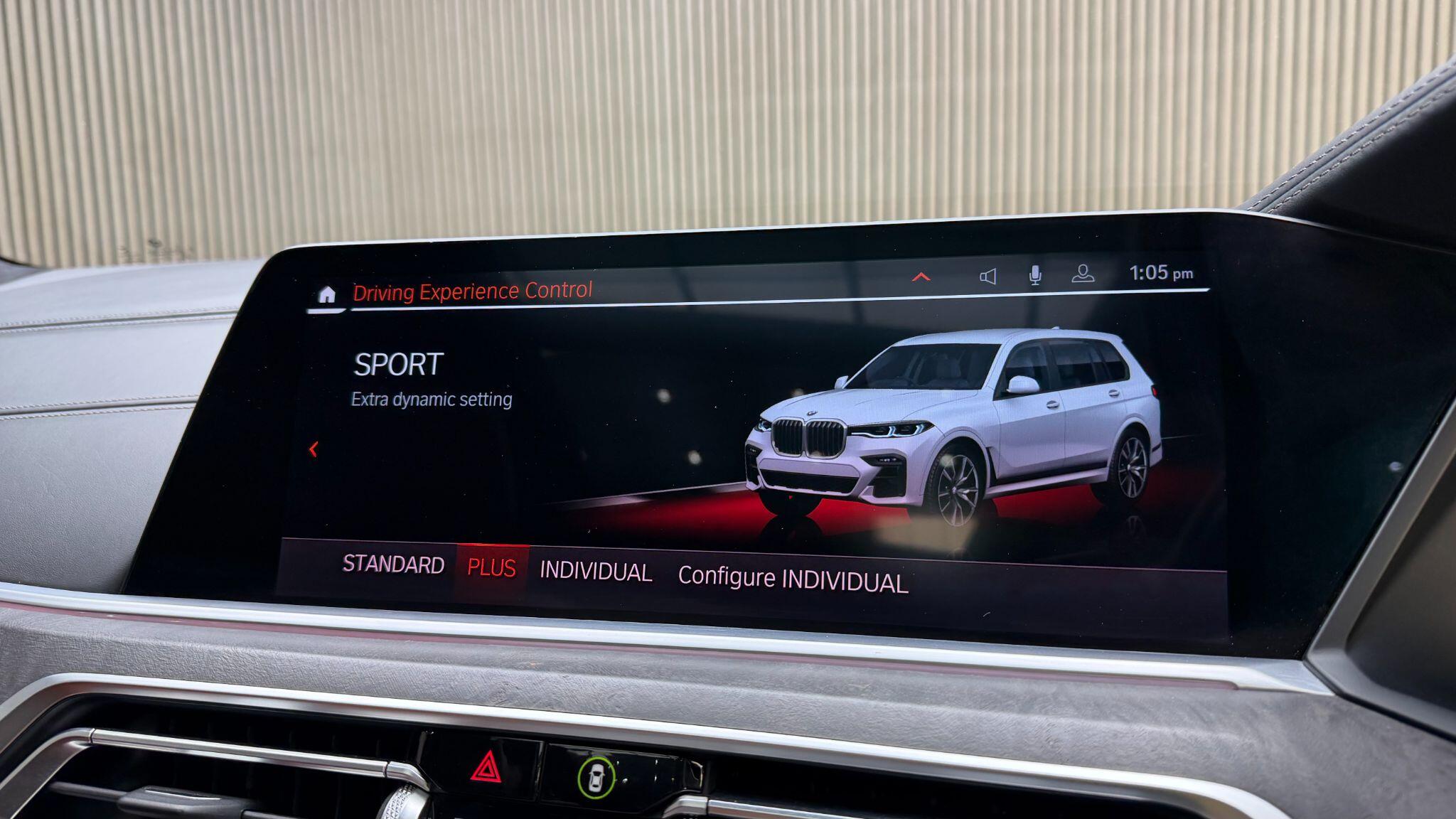 BMW X7 view 27