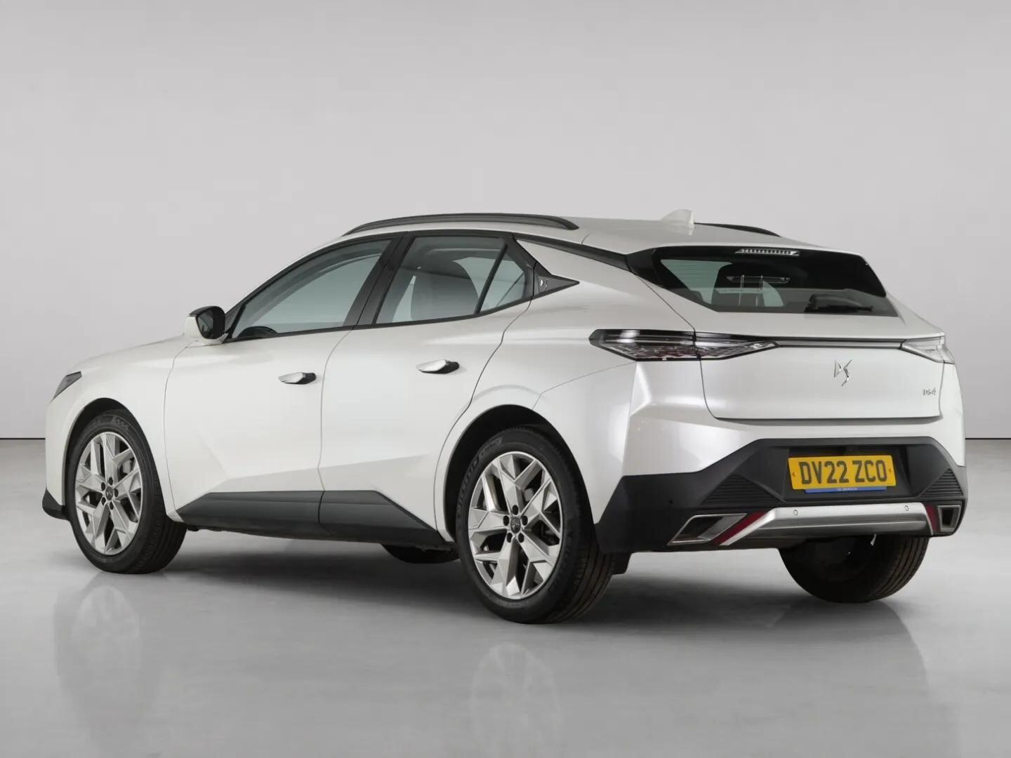 DS Automobiles DS 4 view 10