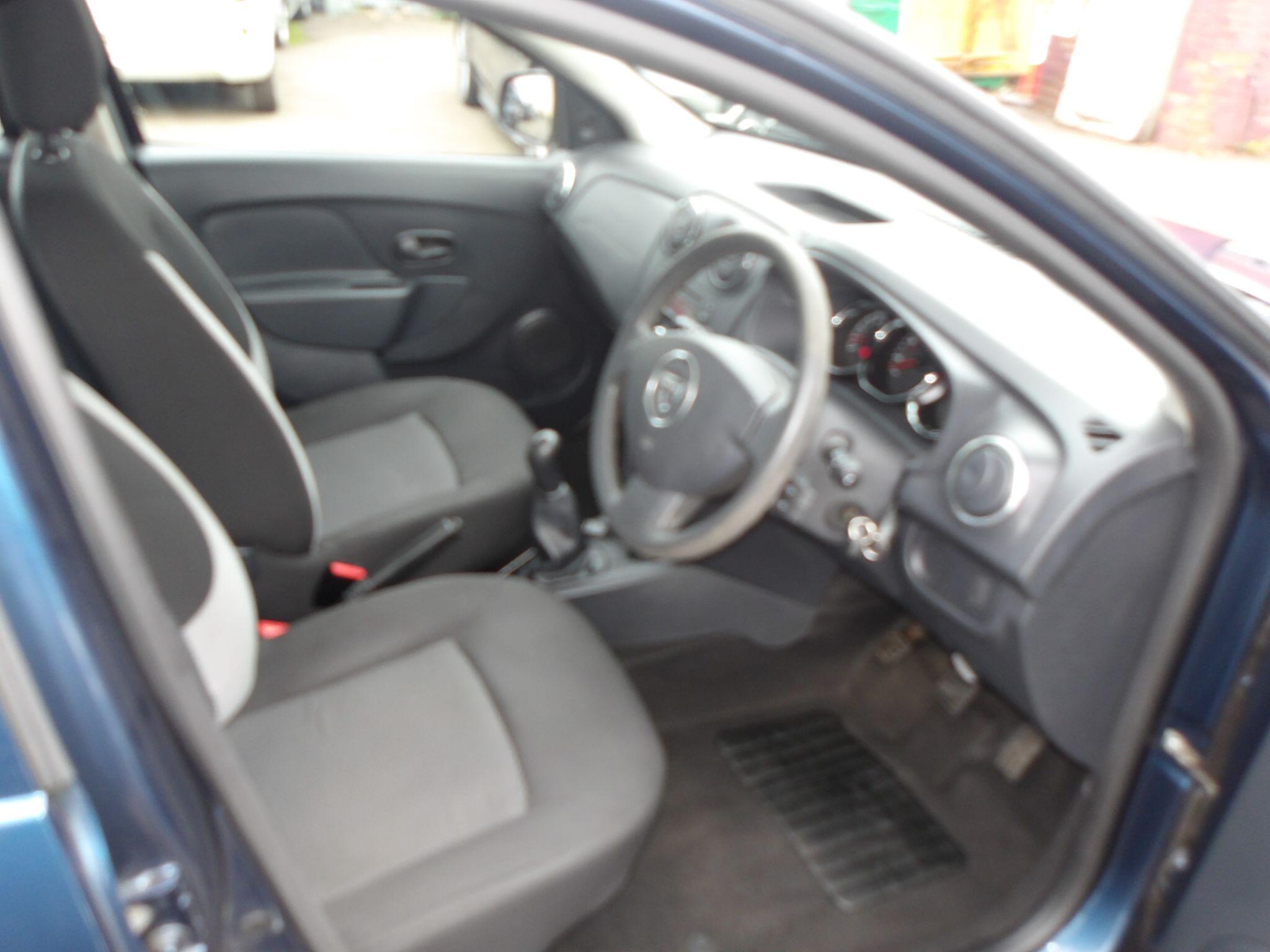 Dacia Sandero view 9