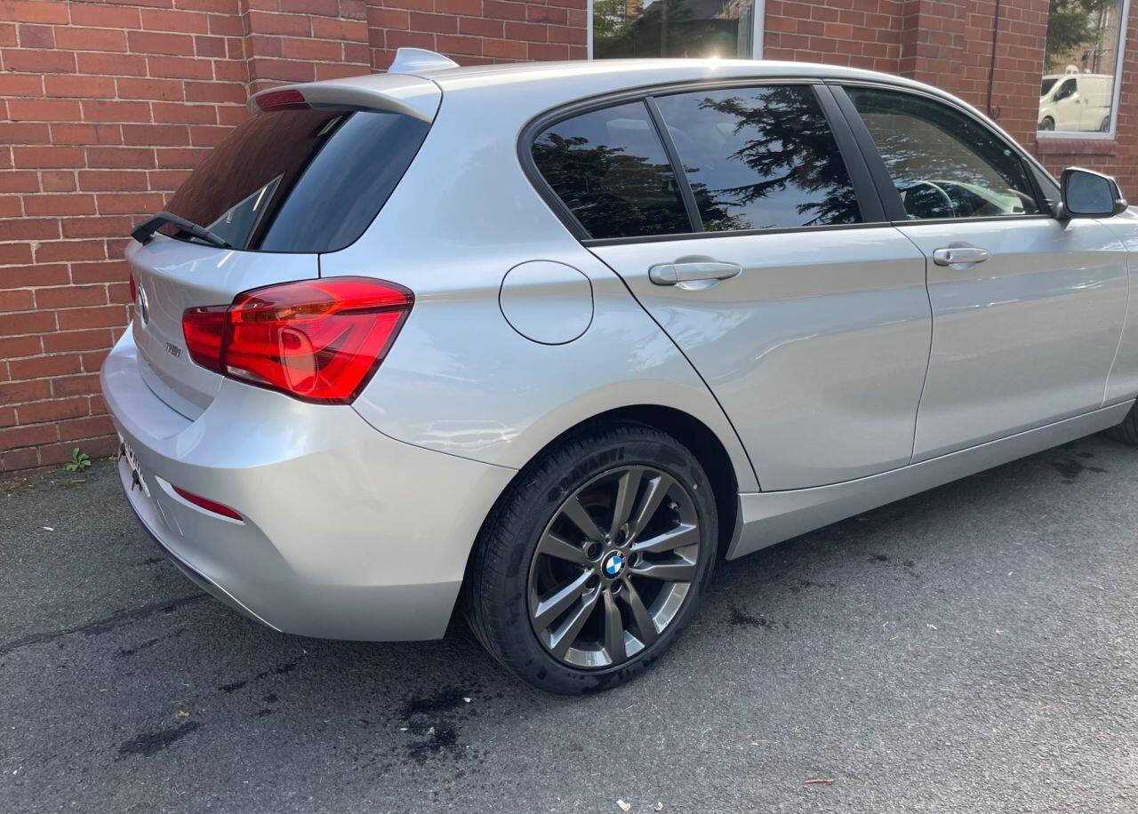 BMW 1 Series view 6