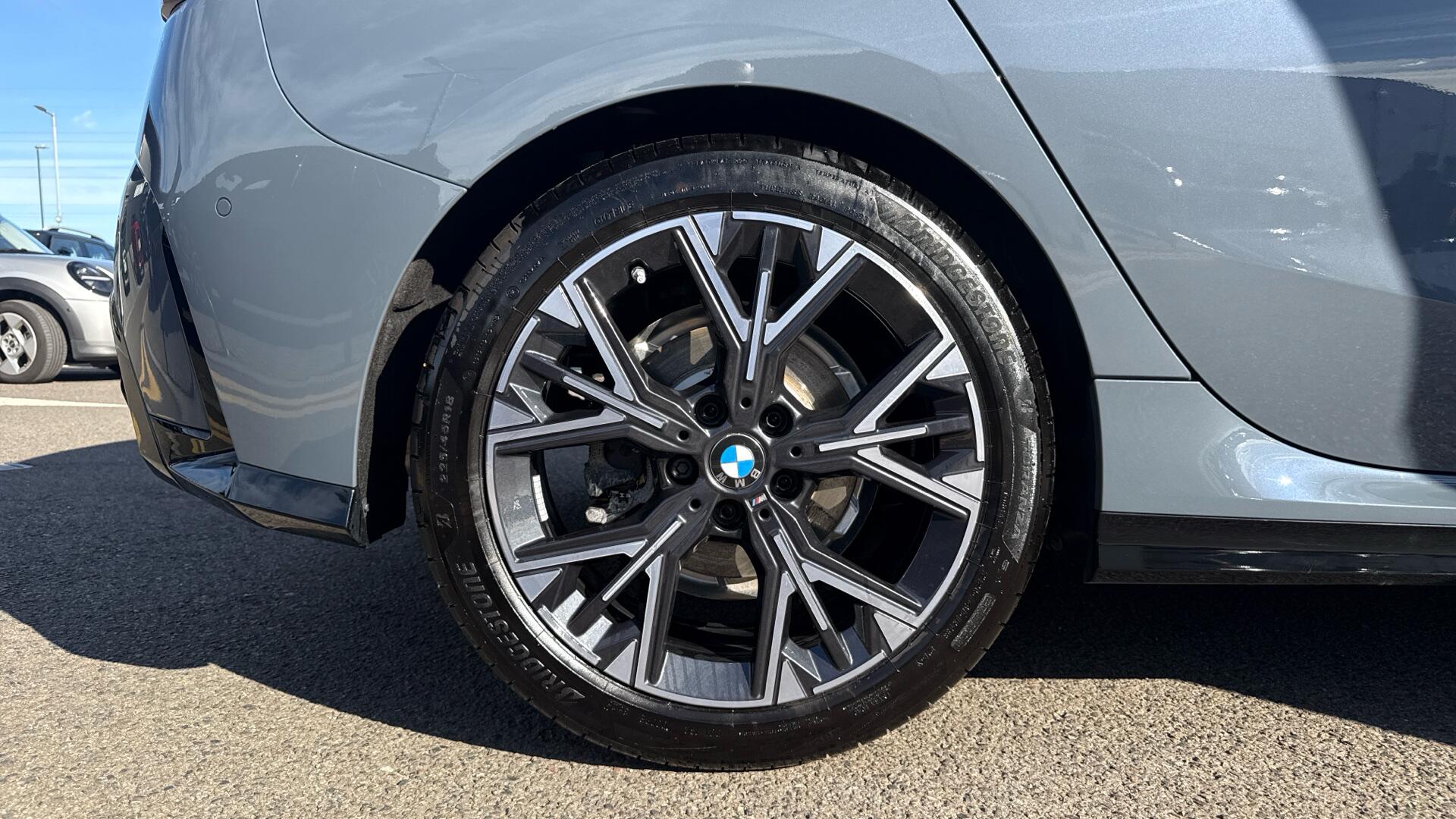 BMW 1 Series view 14