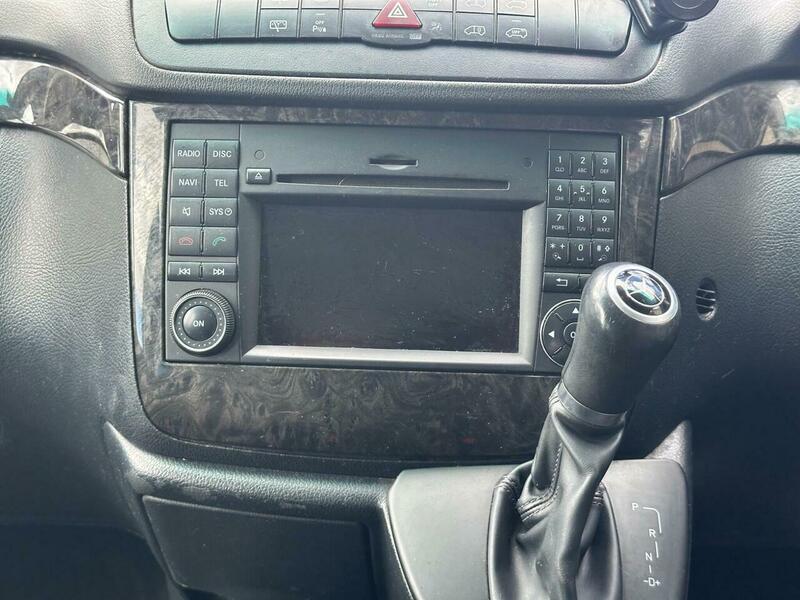 Mercedes-Benz Viano view 38