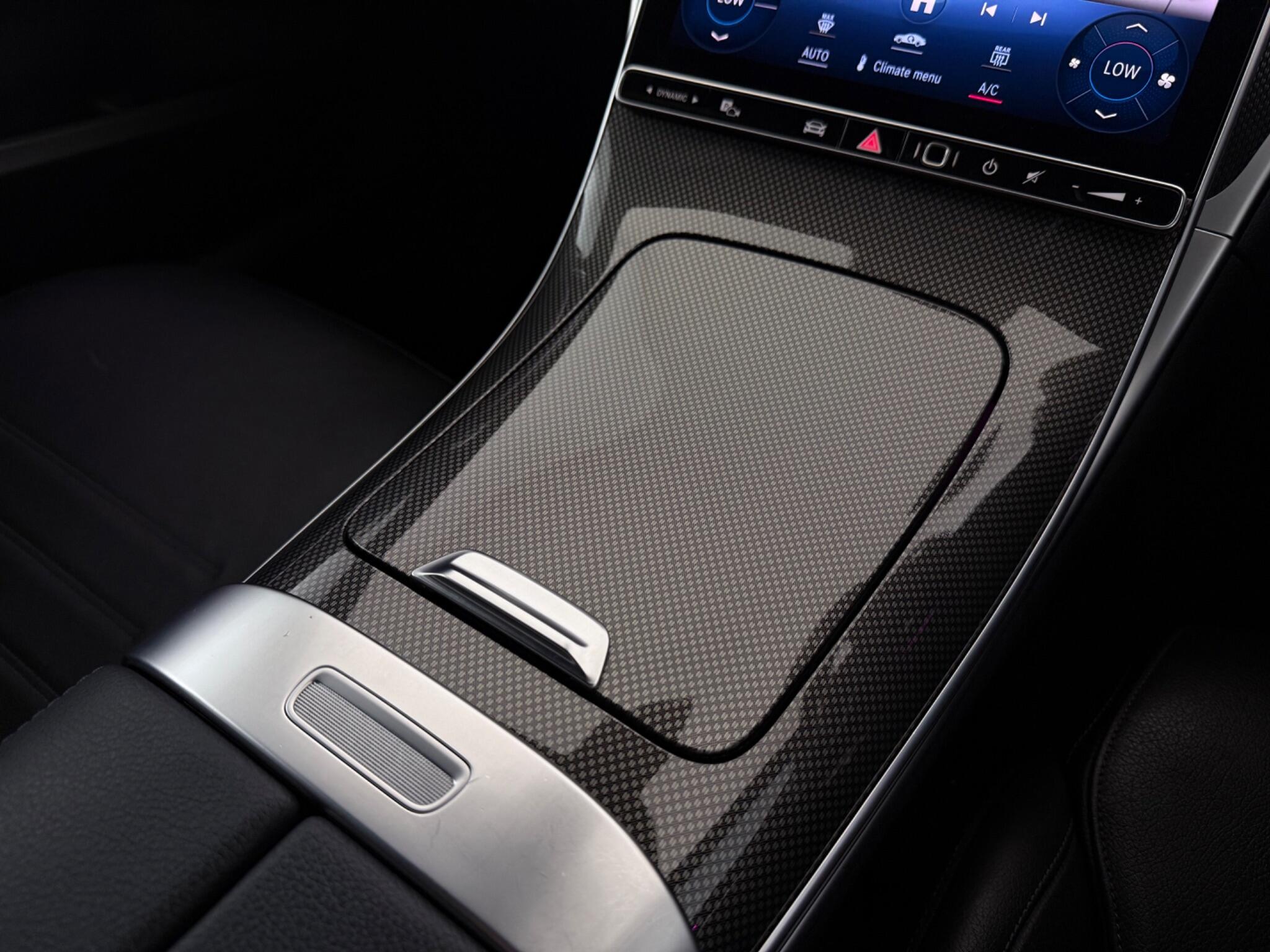 Mercedes-Benz C-Class view 25