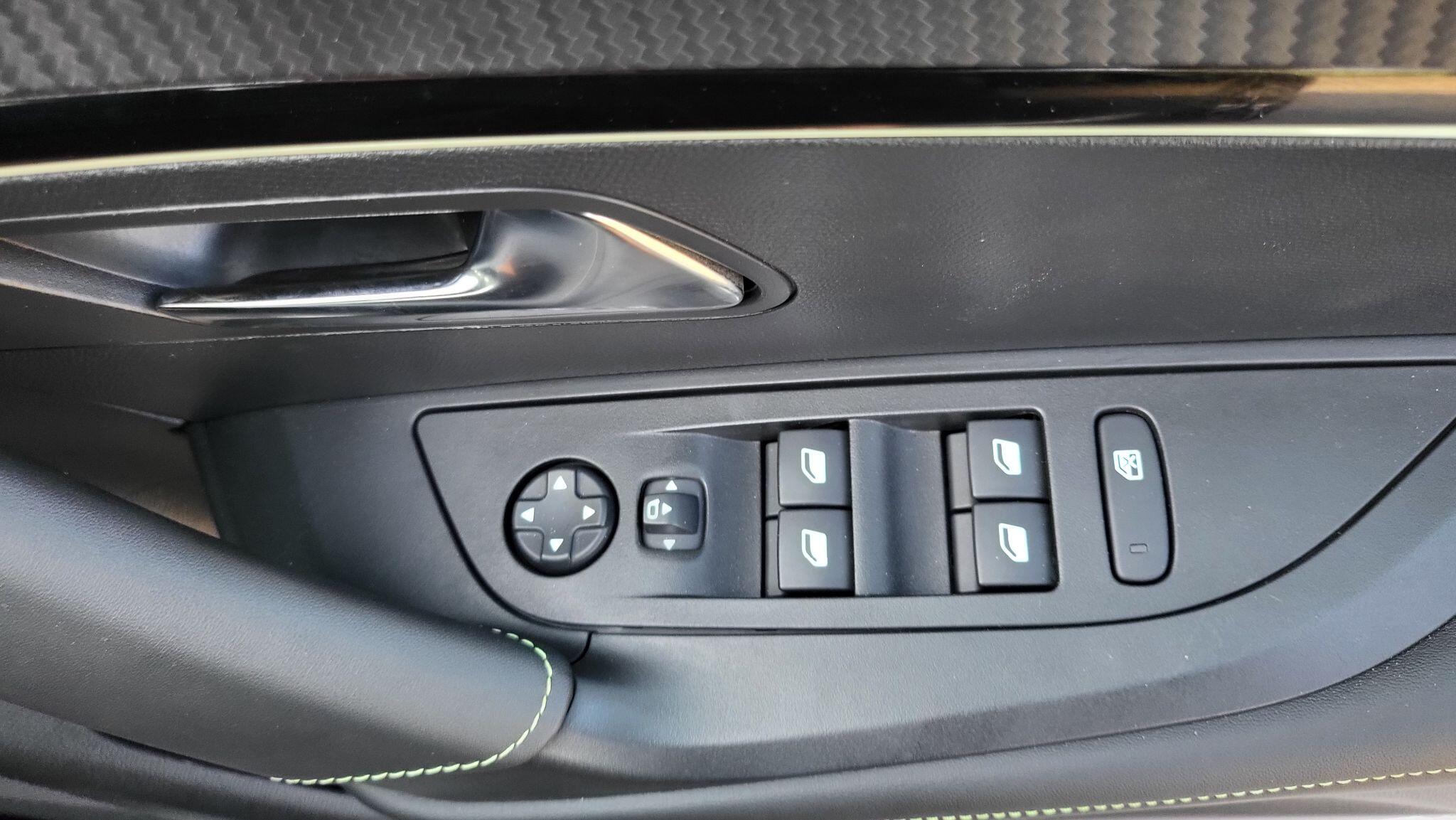 Peugeot 2008 view 18
