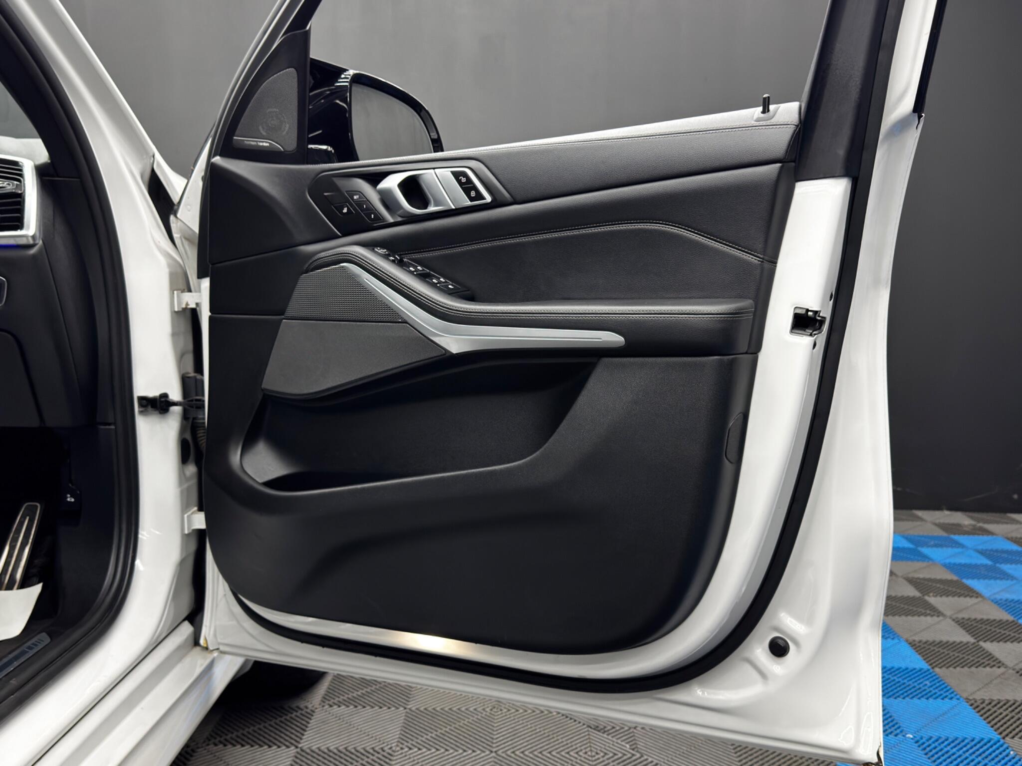 BMW X5 view 50
