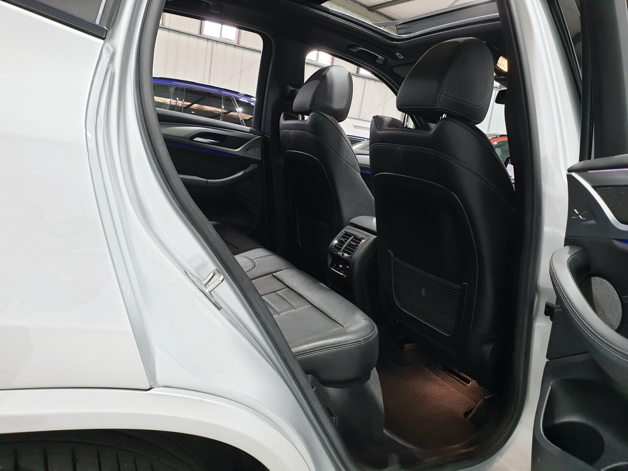 BMW X3 view 50