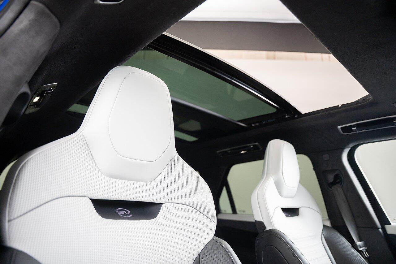 Land Rover Range Rover Sport view 13