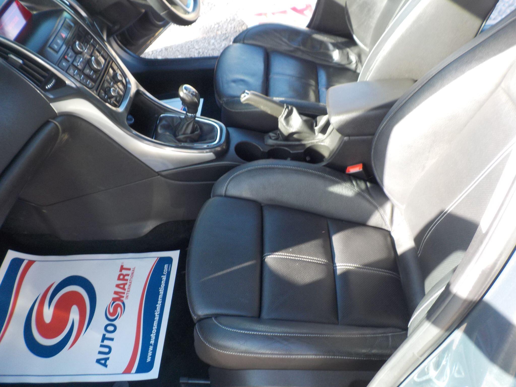 Vauxhall Astra 1.7 CDTi ecoFLEX 99g Elite Euro 5 (s/s) 5dr