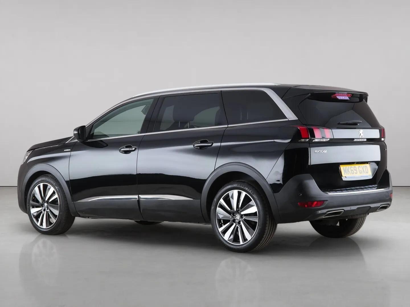 Peugeot 5008 view 8
