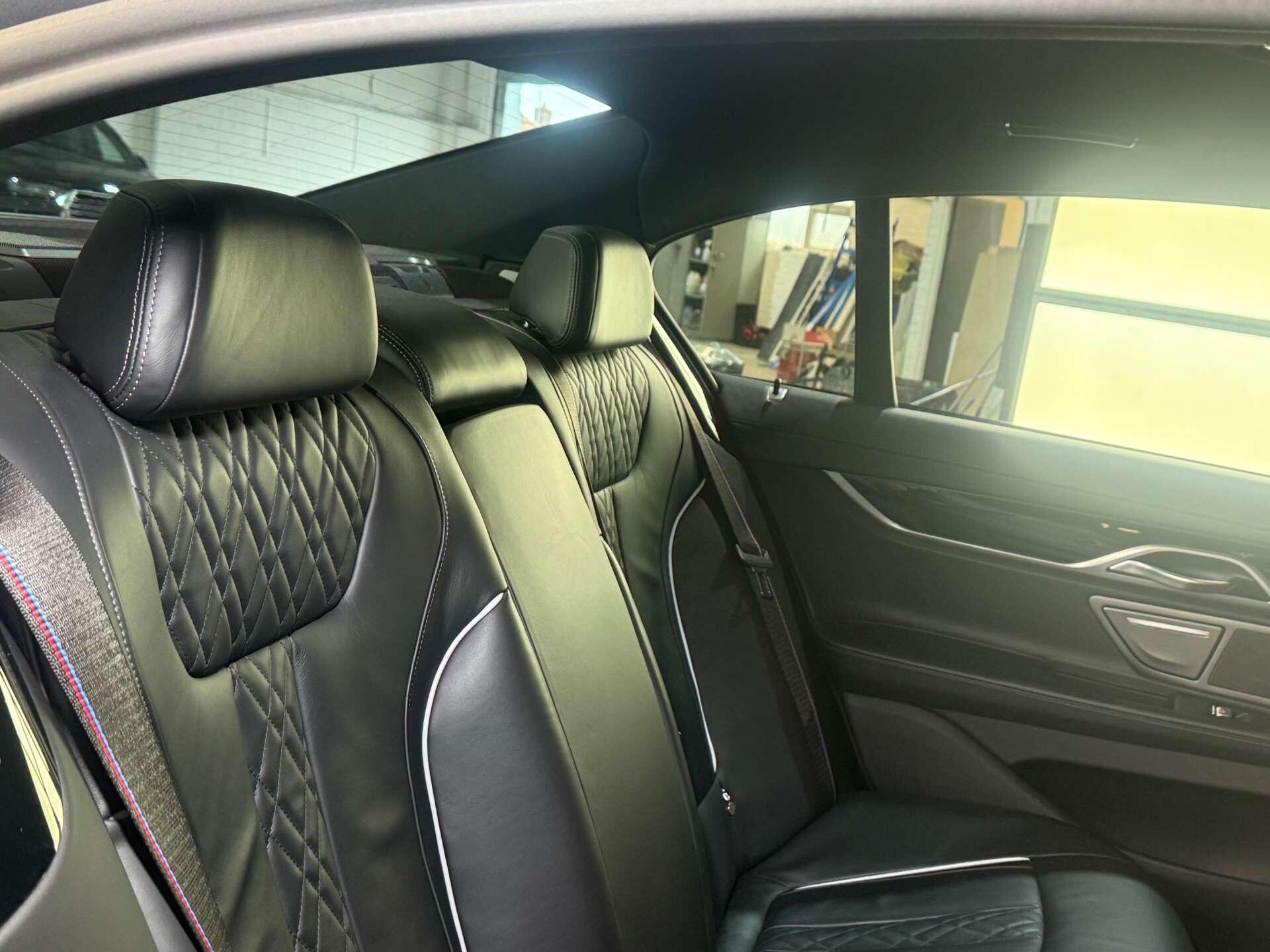 BMW 7 Series view 18