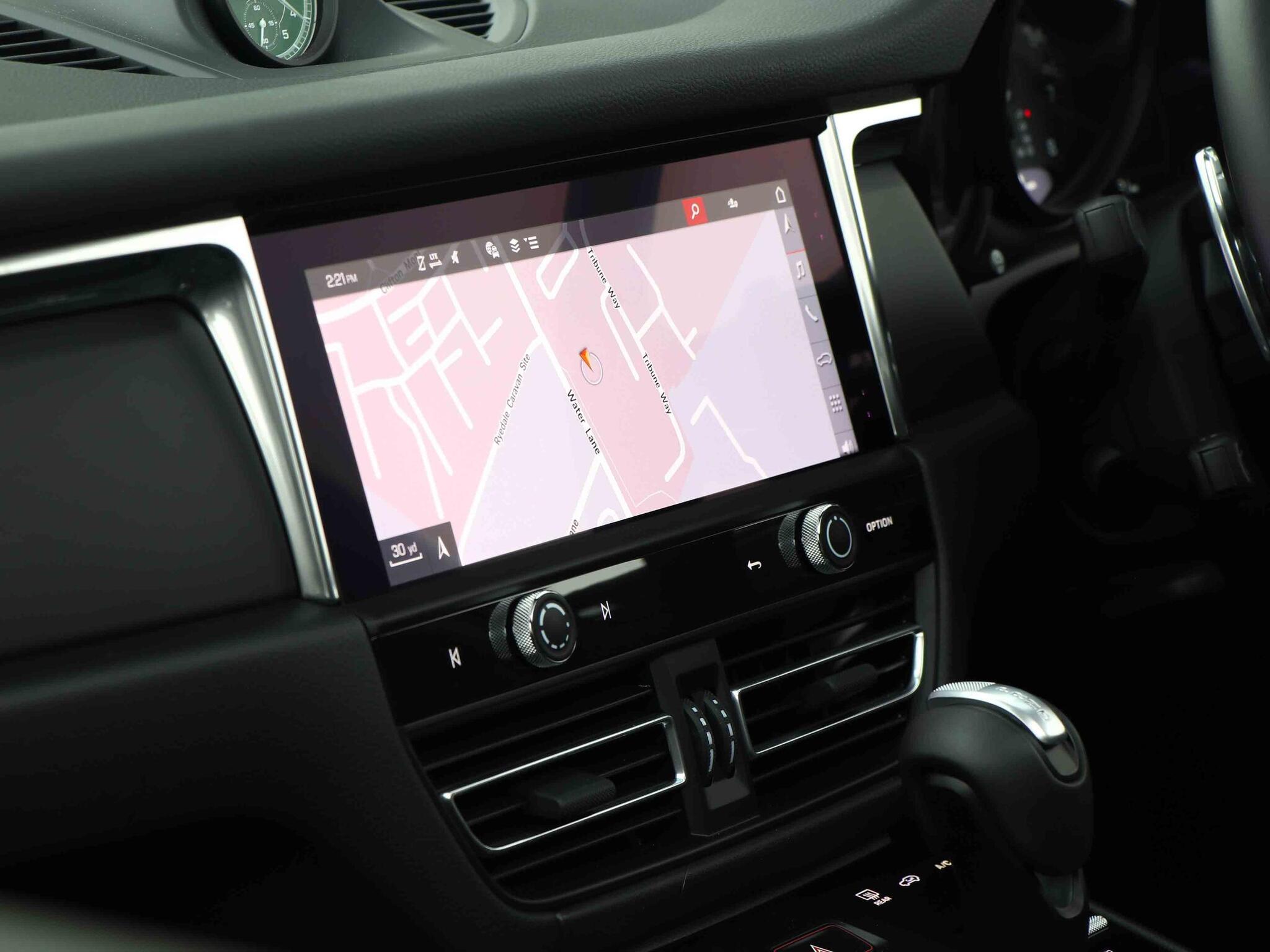 Porsche Macan view 32