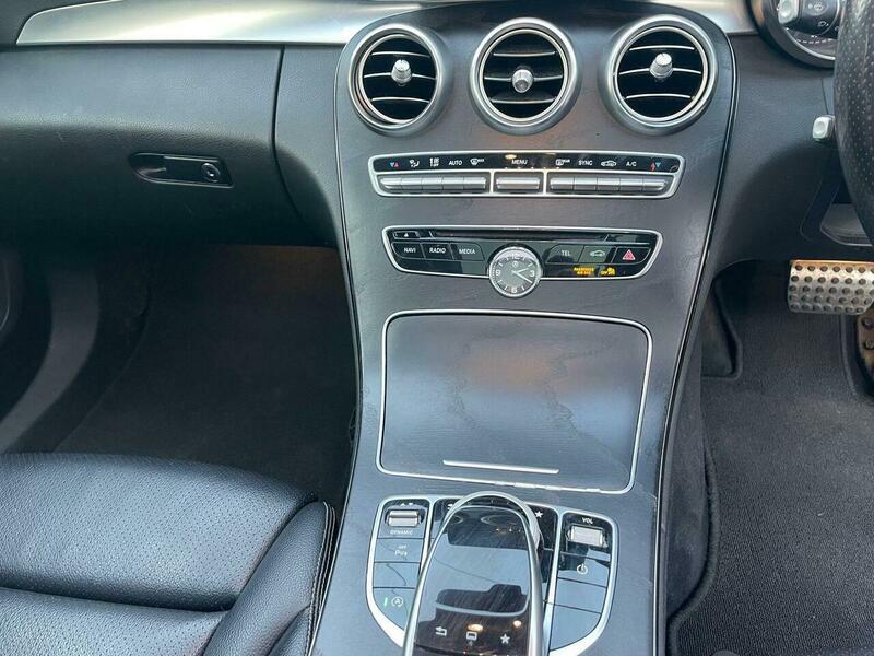 2016 Mercedes-Benz C Class image 29