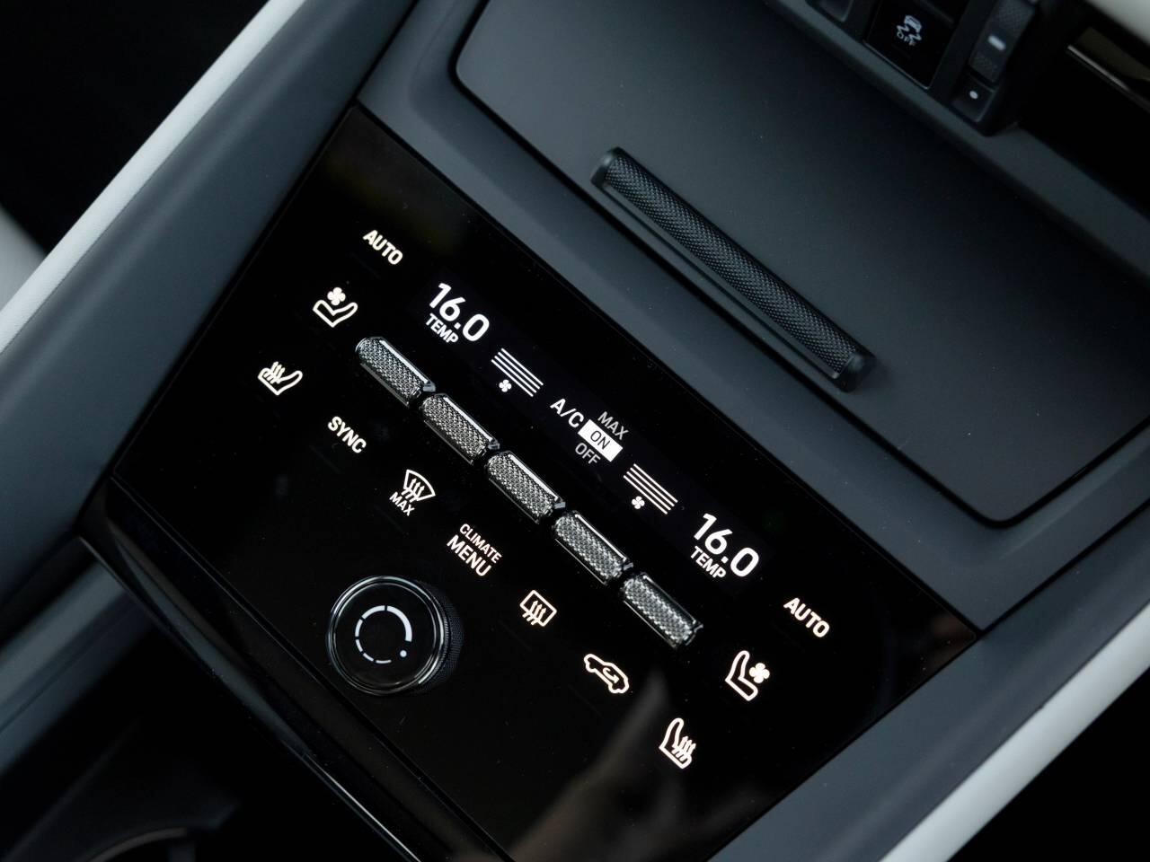Porsche Macan view 56