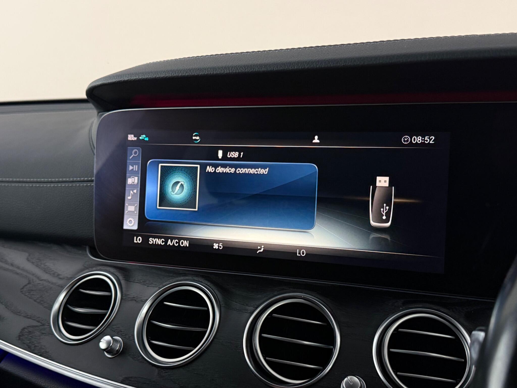 Mercedes-Benz E-Class view 30