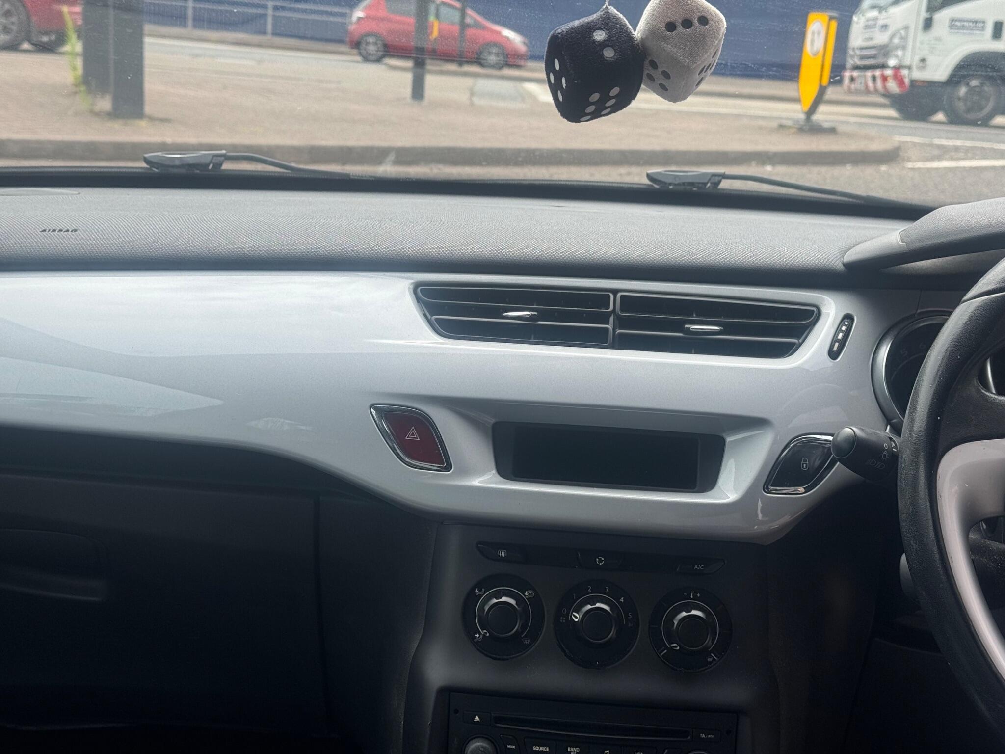 Citroen DS3 view 45
