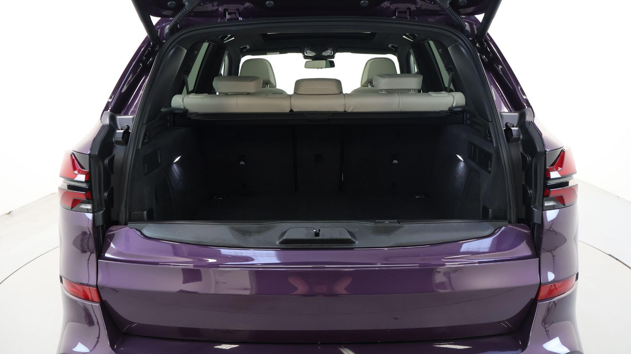 BMW X5 view 24