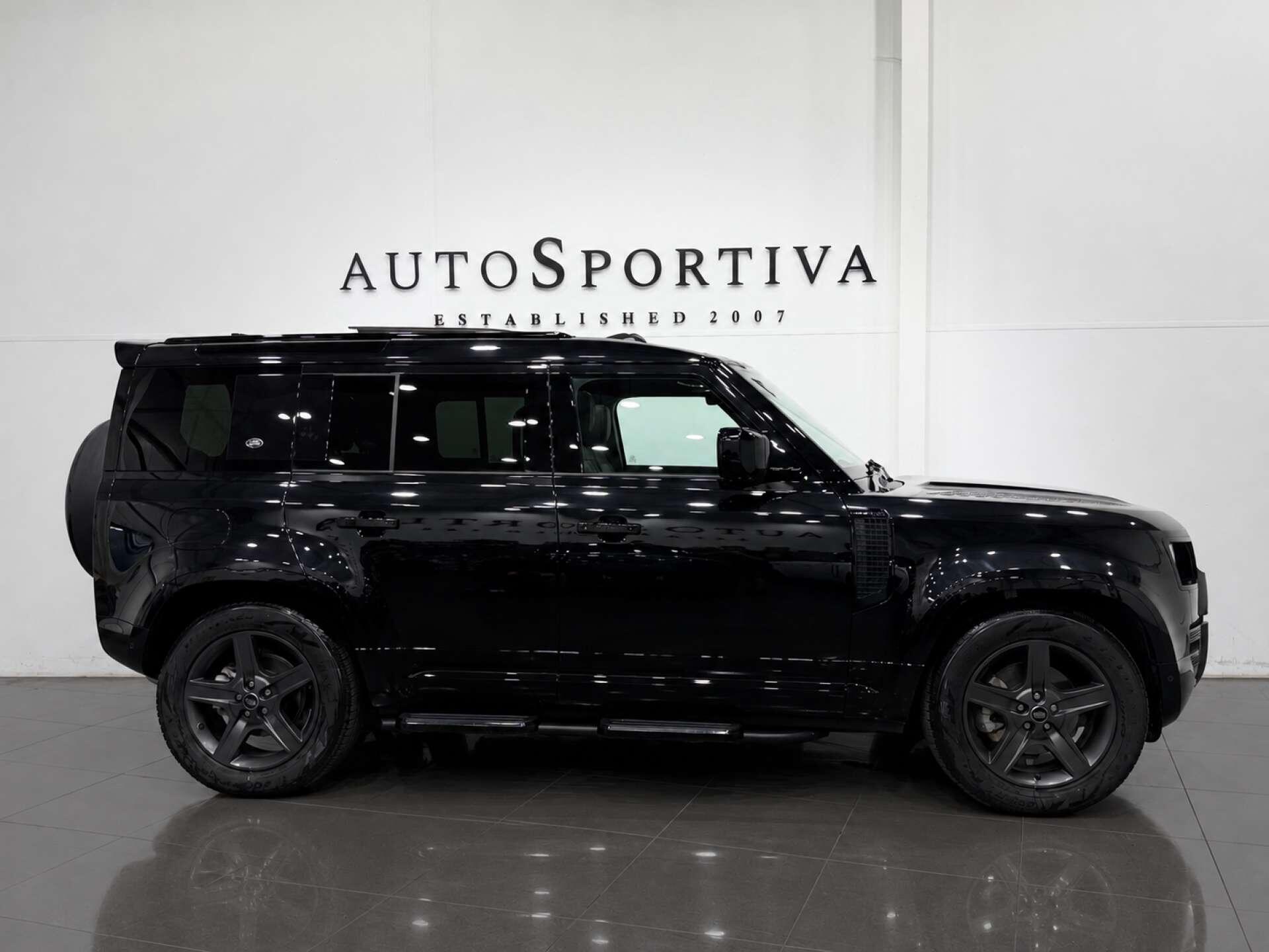 Land Rover Defender view 3