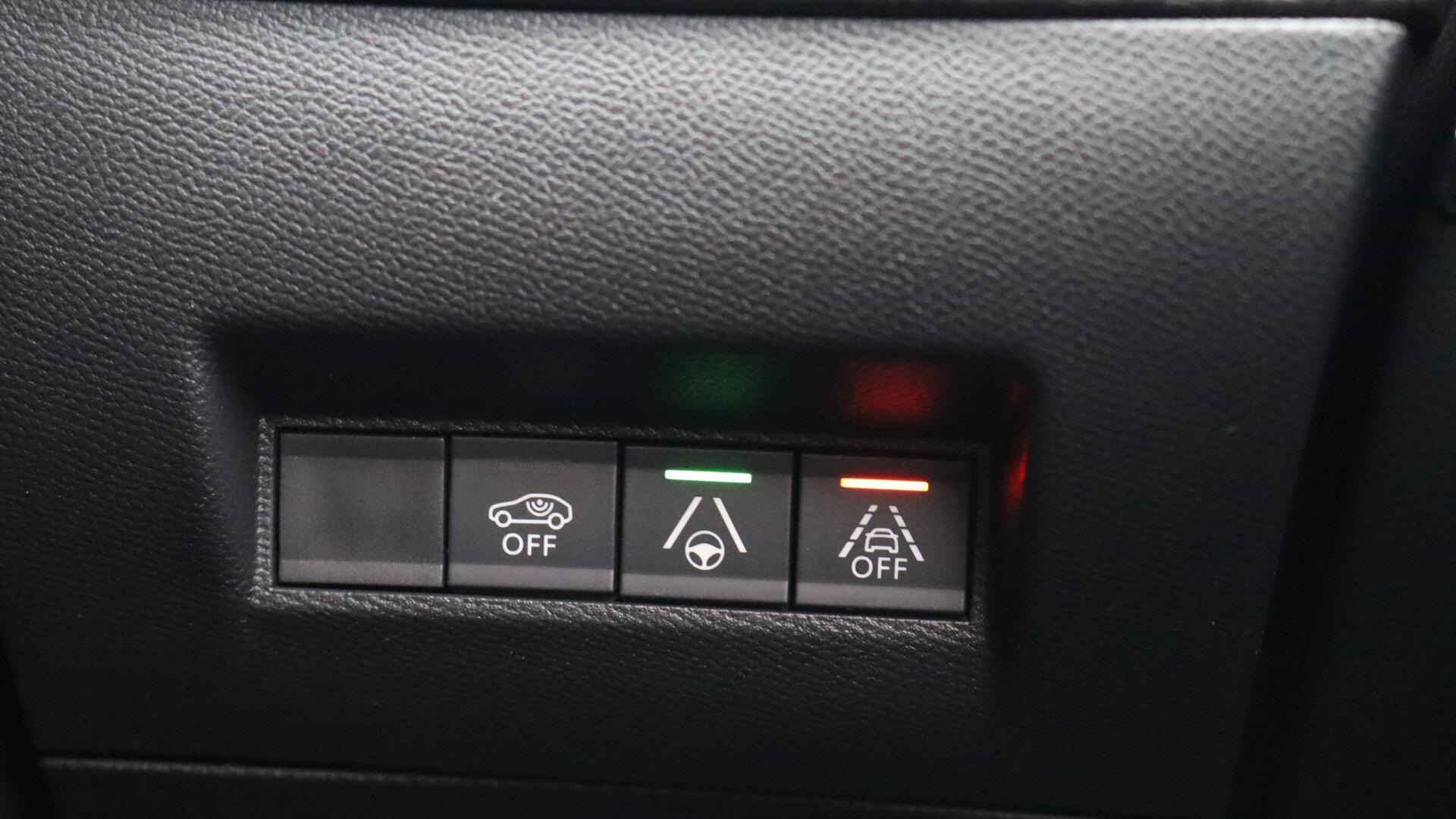 Peugeot e-208 view 39
