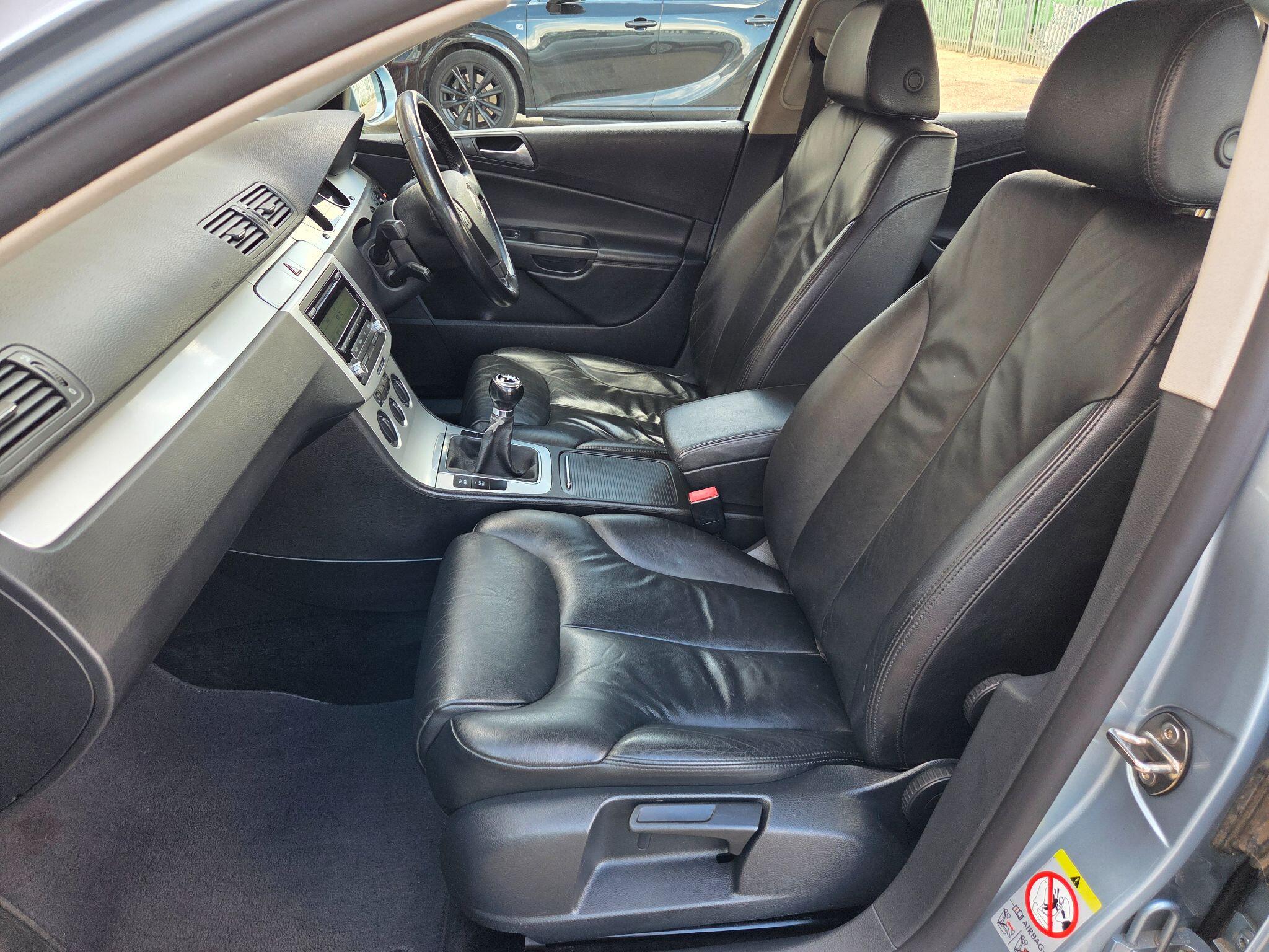 Volkswagen Passat view 12
