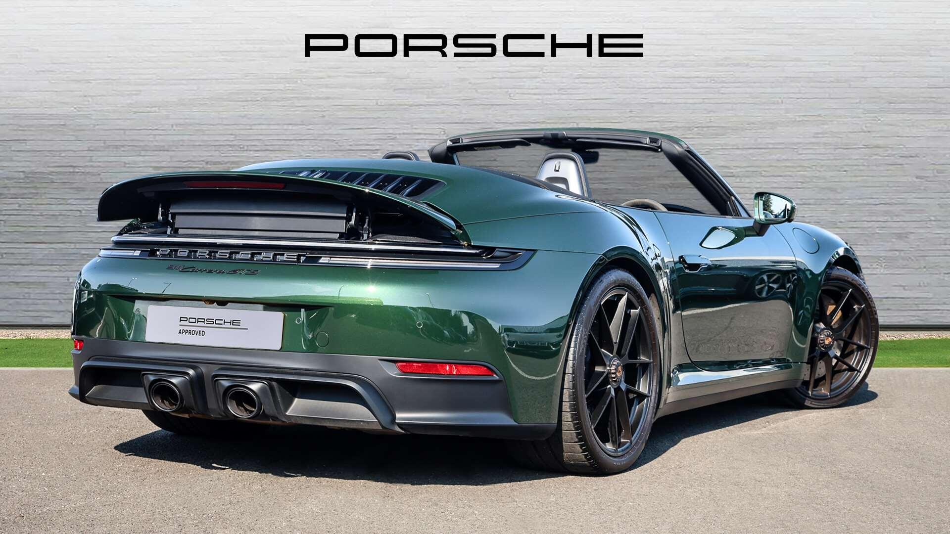 Porsche 911 view 3