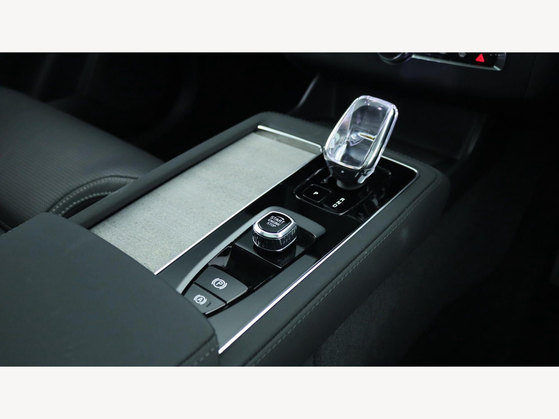 Volvo XC90 view 27