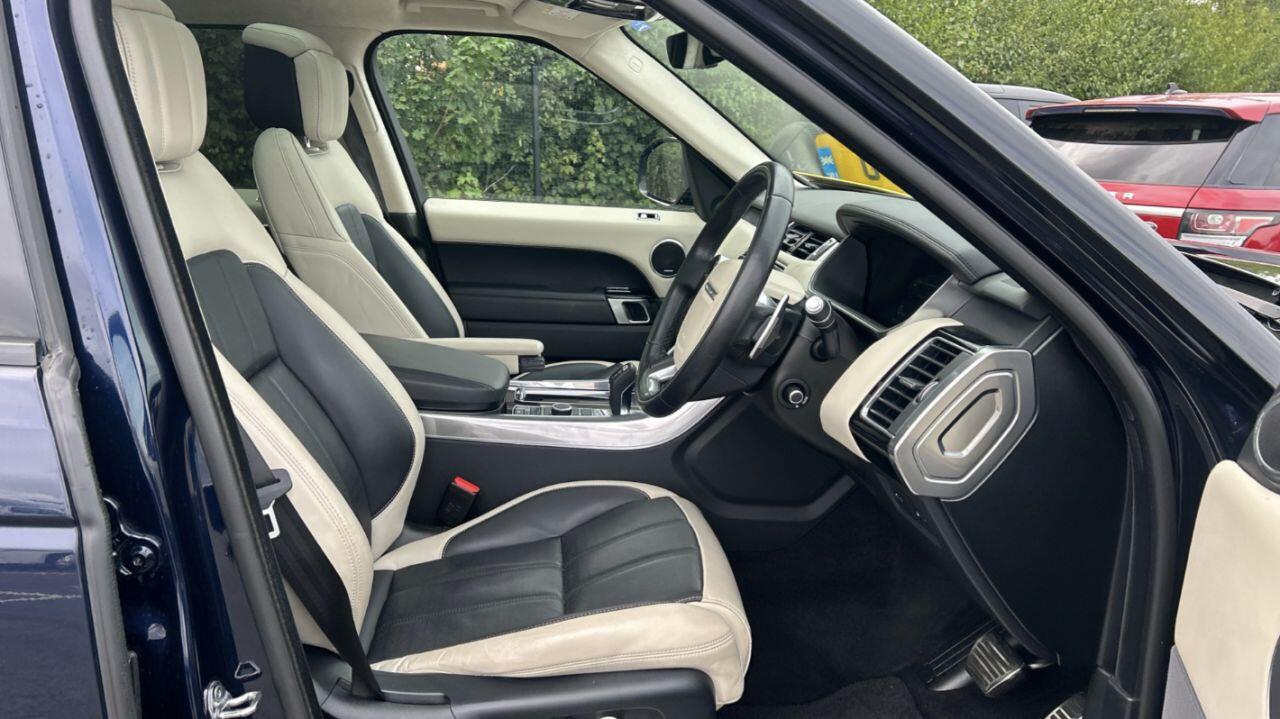 Land Rover Range Rover Sport view 9