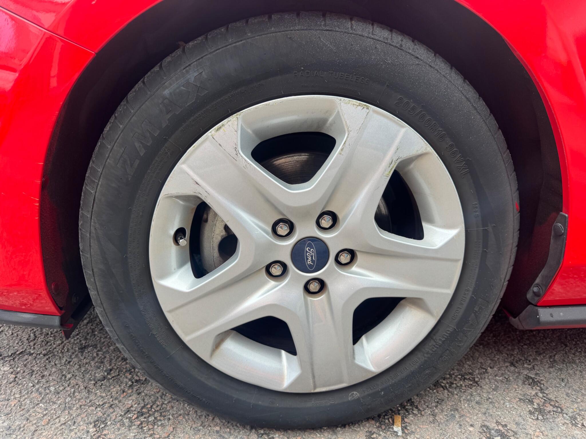 Ford Focus view 21