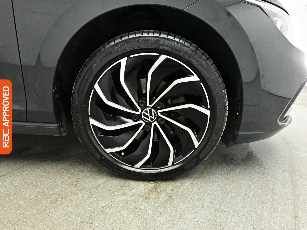 Volkswagen Golf view 25