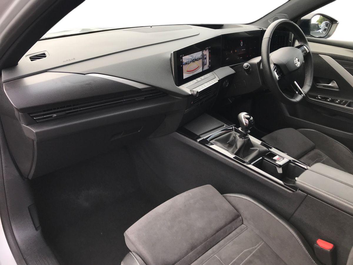 Vauxhall Astra view 5