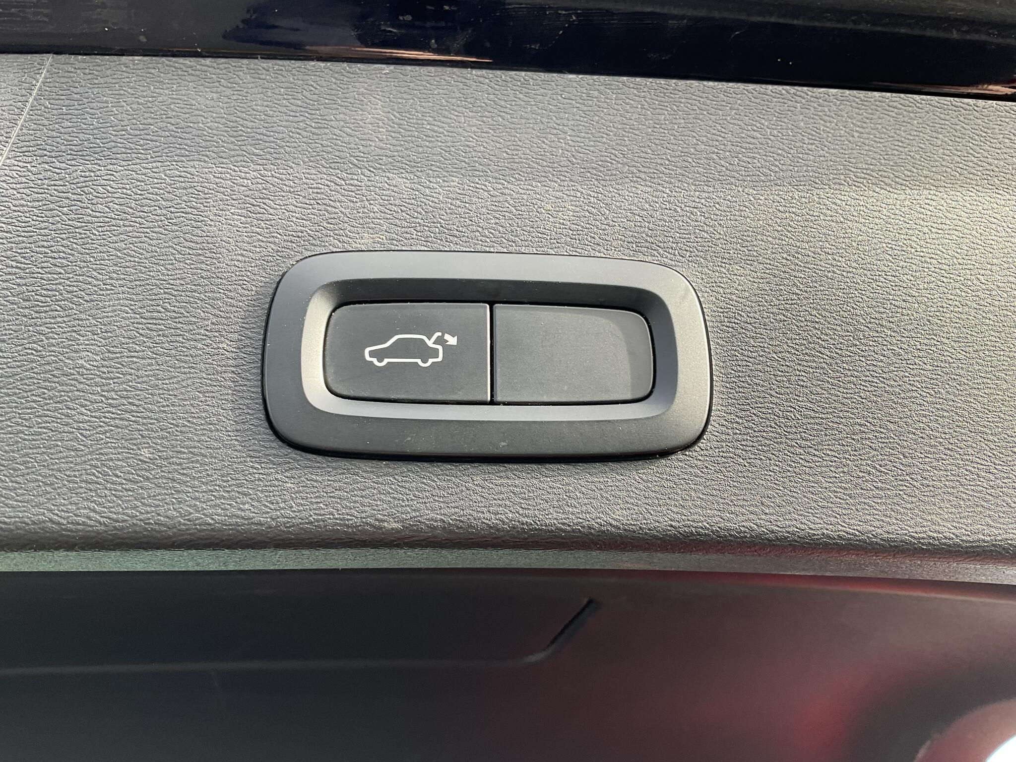 Volvo XC40 view 18