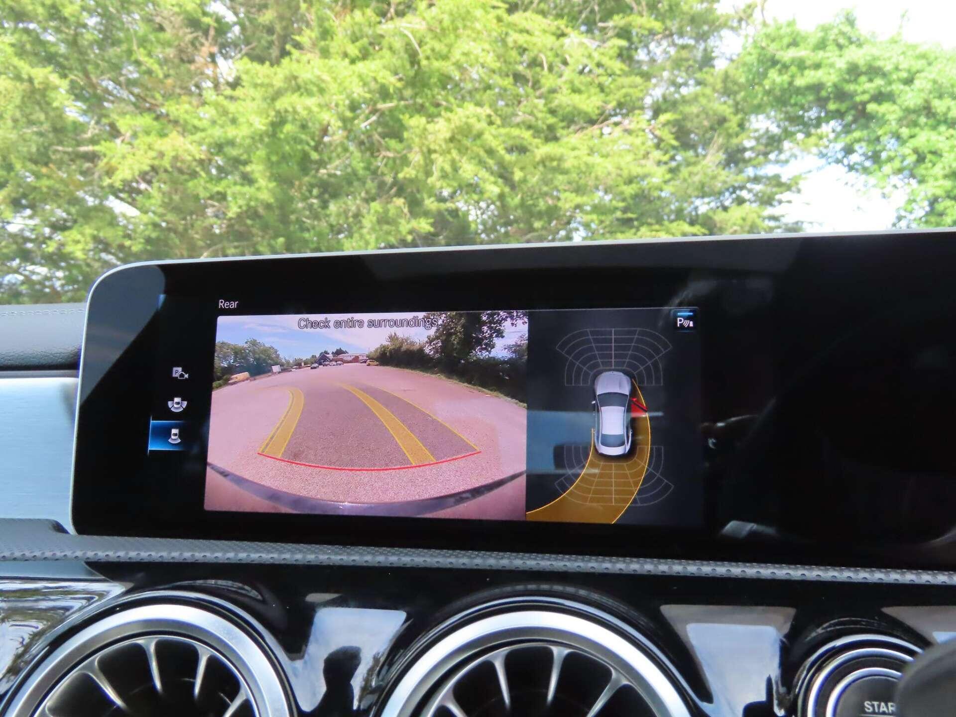 Mercedes-Benz Cla view 12