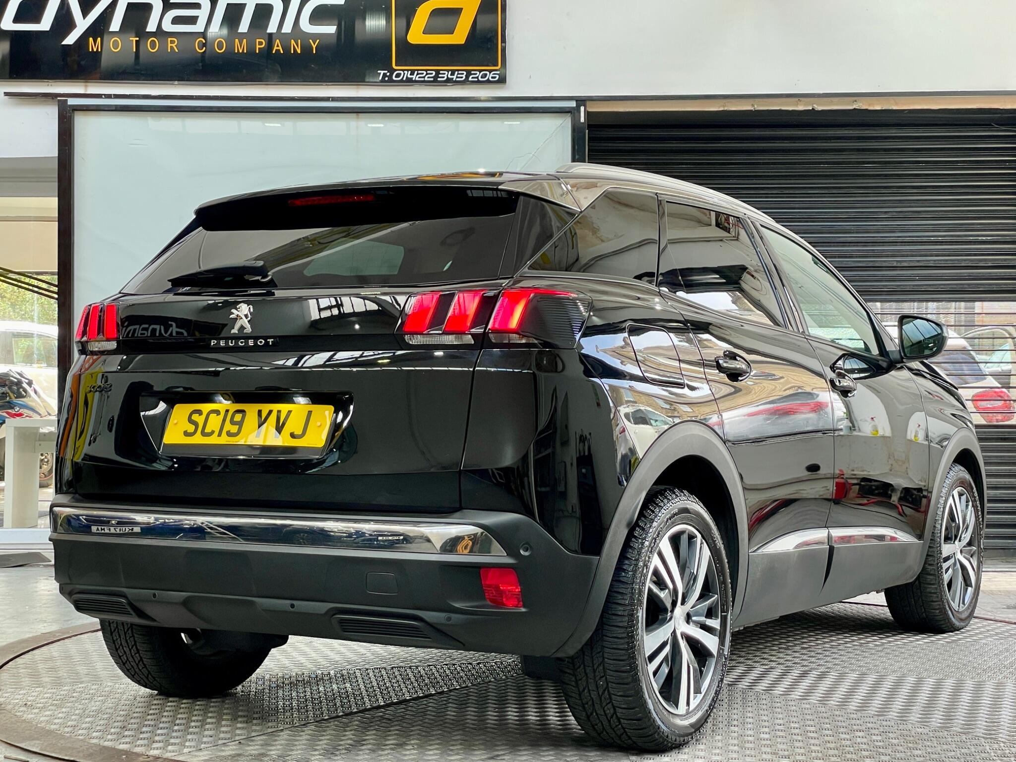 Peugeot 3008 view 5