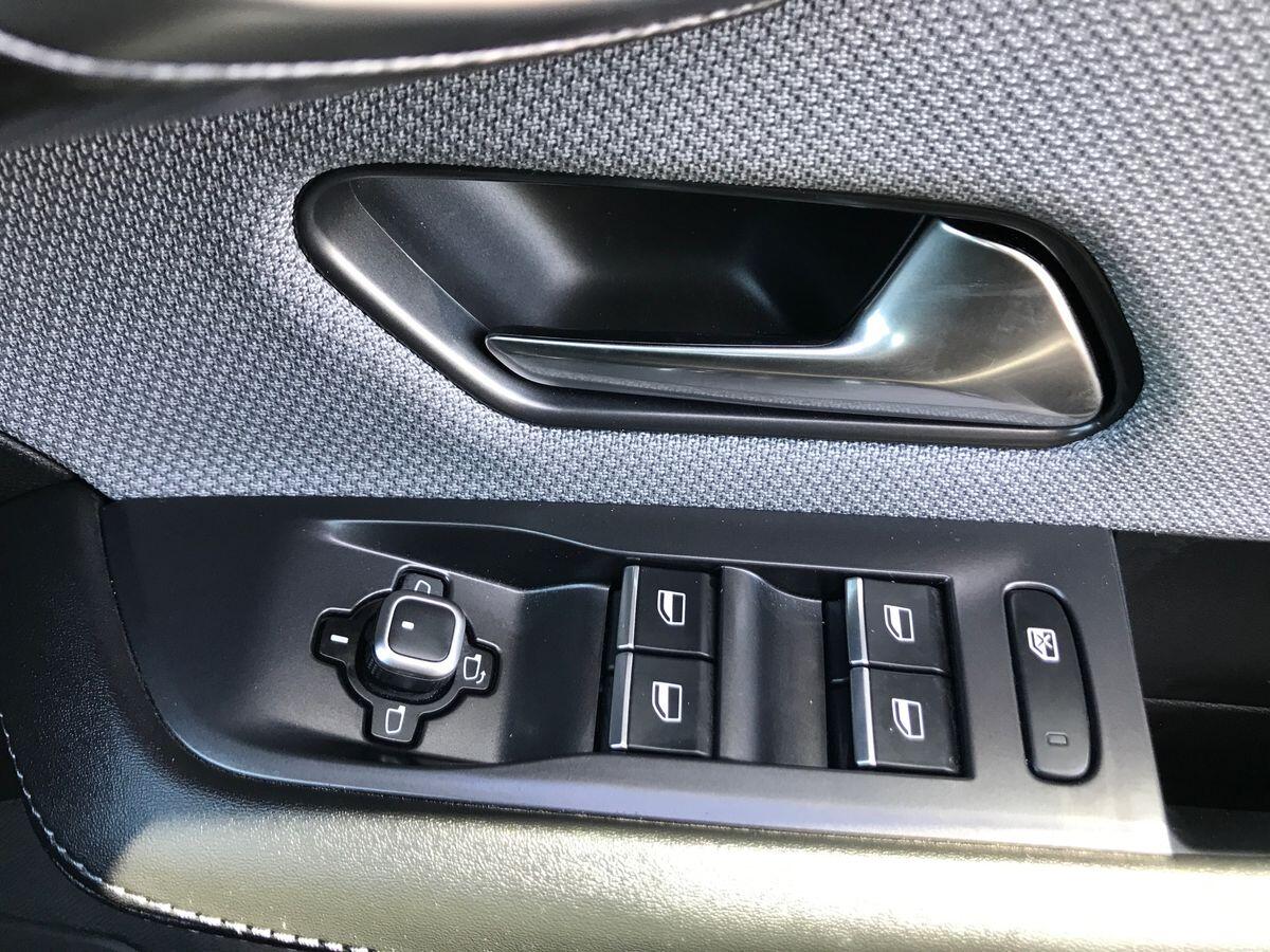 Vauxhall Grandland view 22