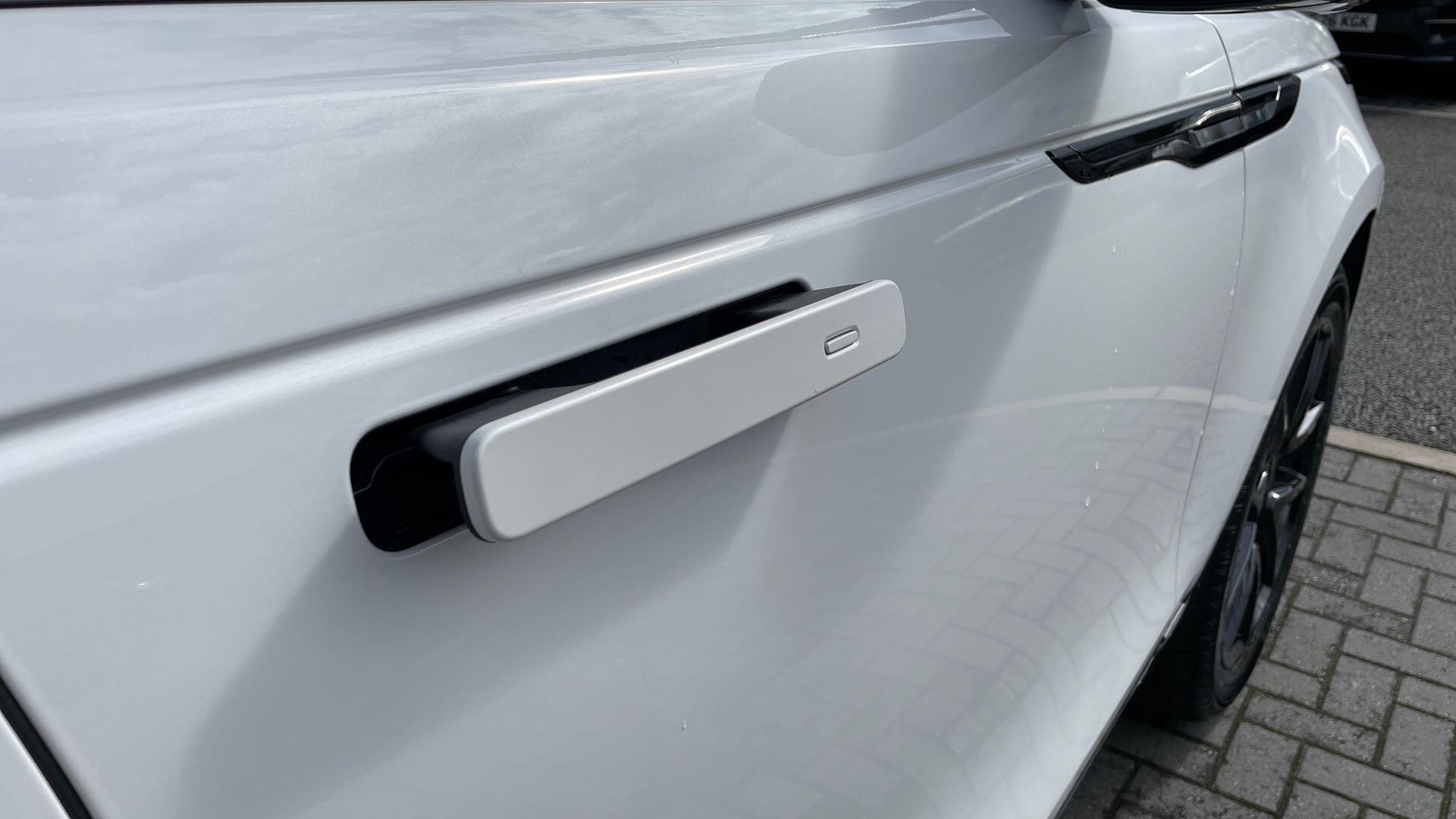 Land Rover Range Rover Velar view 33